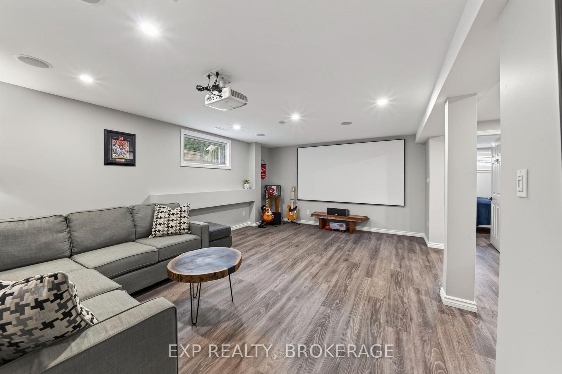 Photo 23 of 411 Abbot Street, Kingston, City Northwest — HOMEH