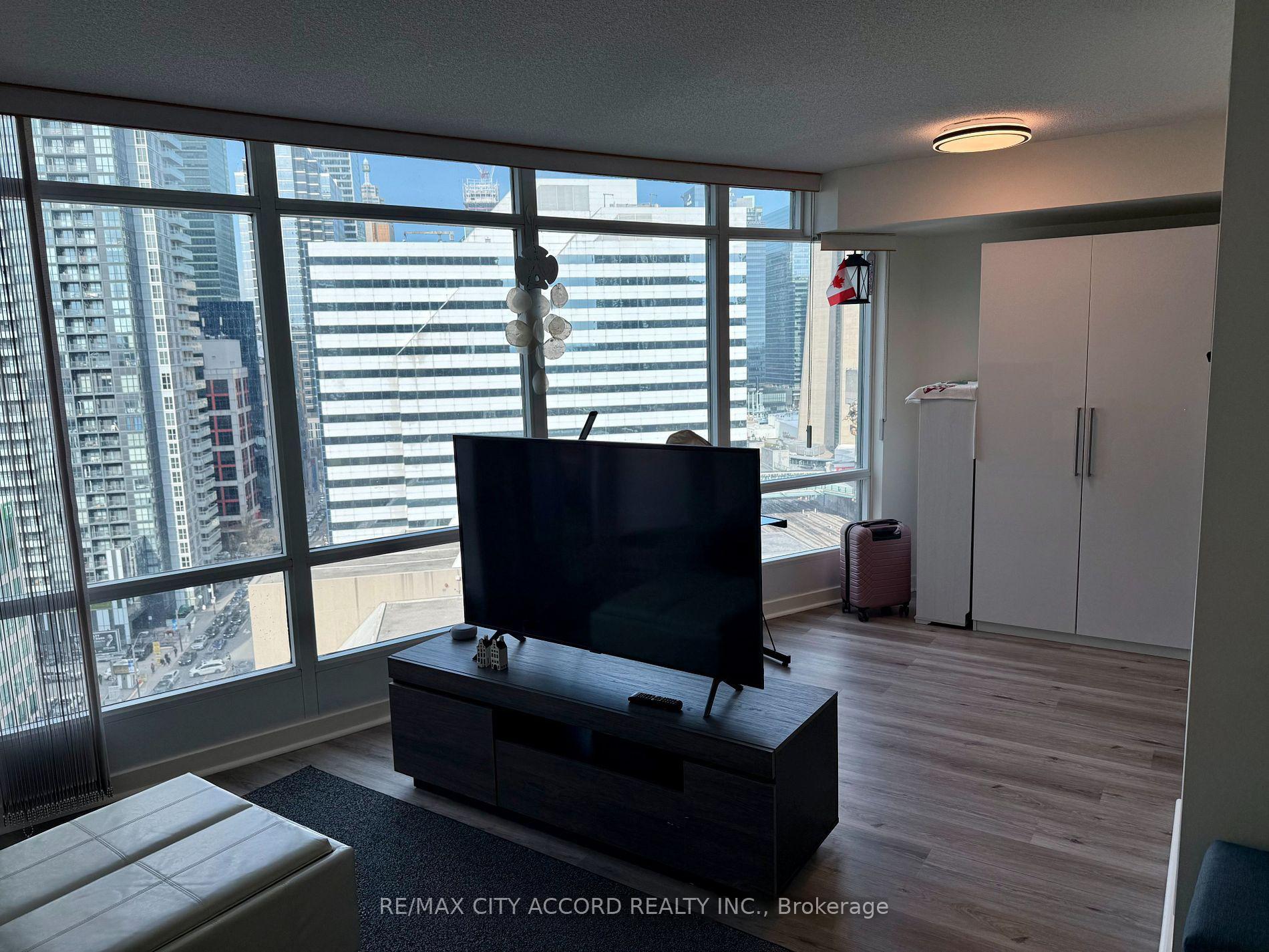 Photo 4 of Unit 2102, 361 Front Street W, Toronto, Waterfront Communities — HOMEH