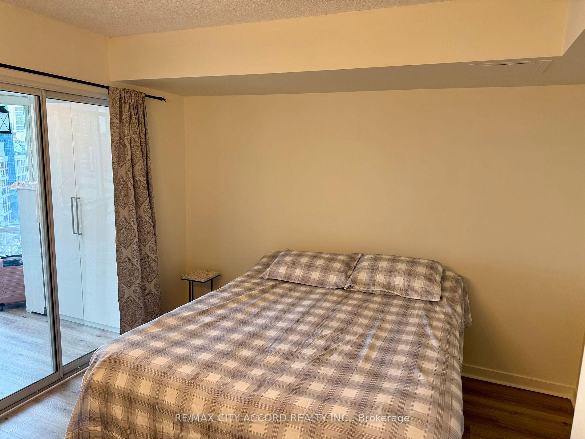 Photo 8 of Unit 2102, 361 Front Street W, Toronto, Waterfront Communities — HOMEH