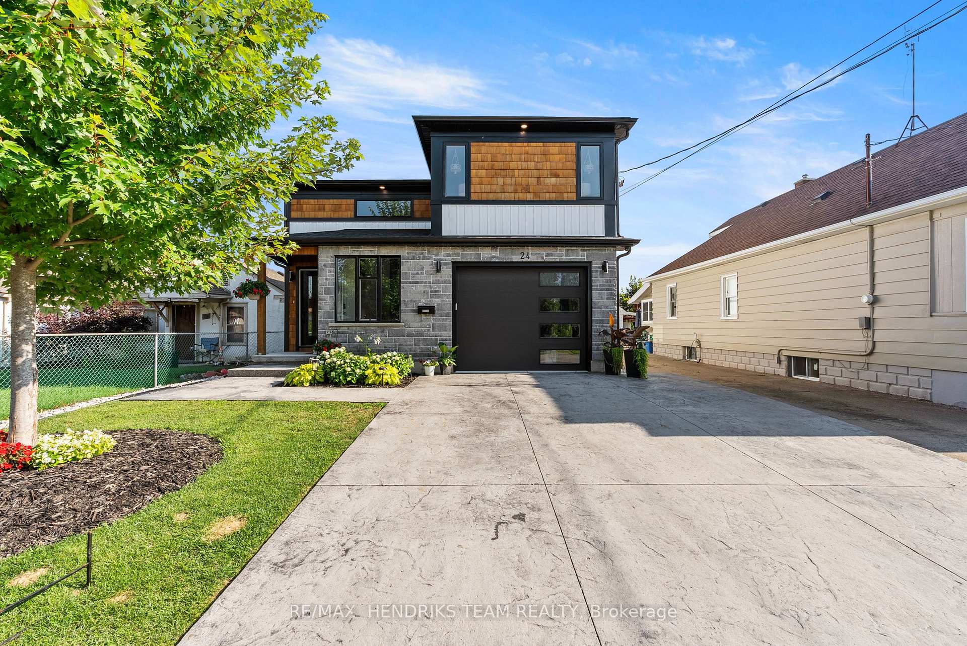 Photo 2 of 24 Prospect Avenue, St. Catharines, Facer — HOMEH