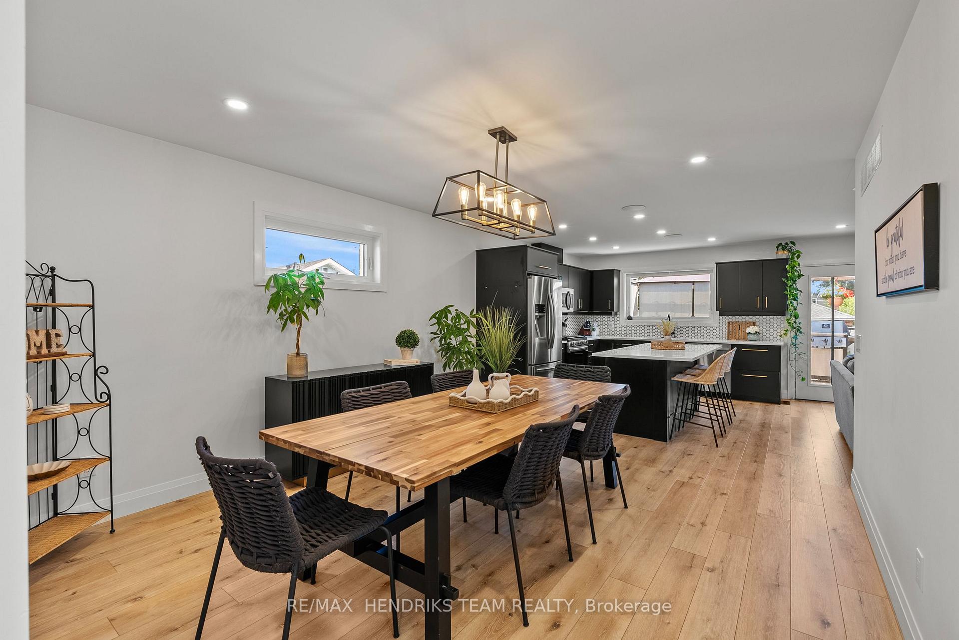 Photo 8 of 24 Prospect Avenue, St. Catharines, Facer — HOMEH