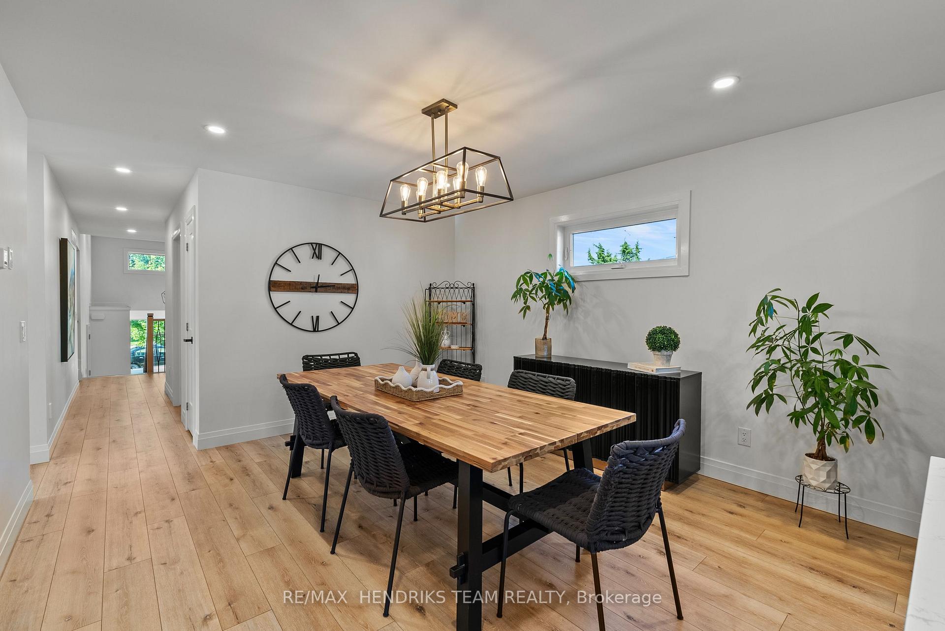 Photo 9 of 24 Prospect Avenue, St. Catharines, Facer — HOMEH