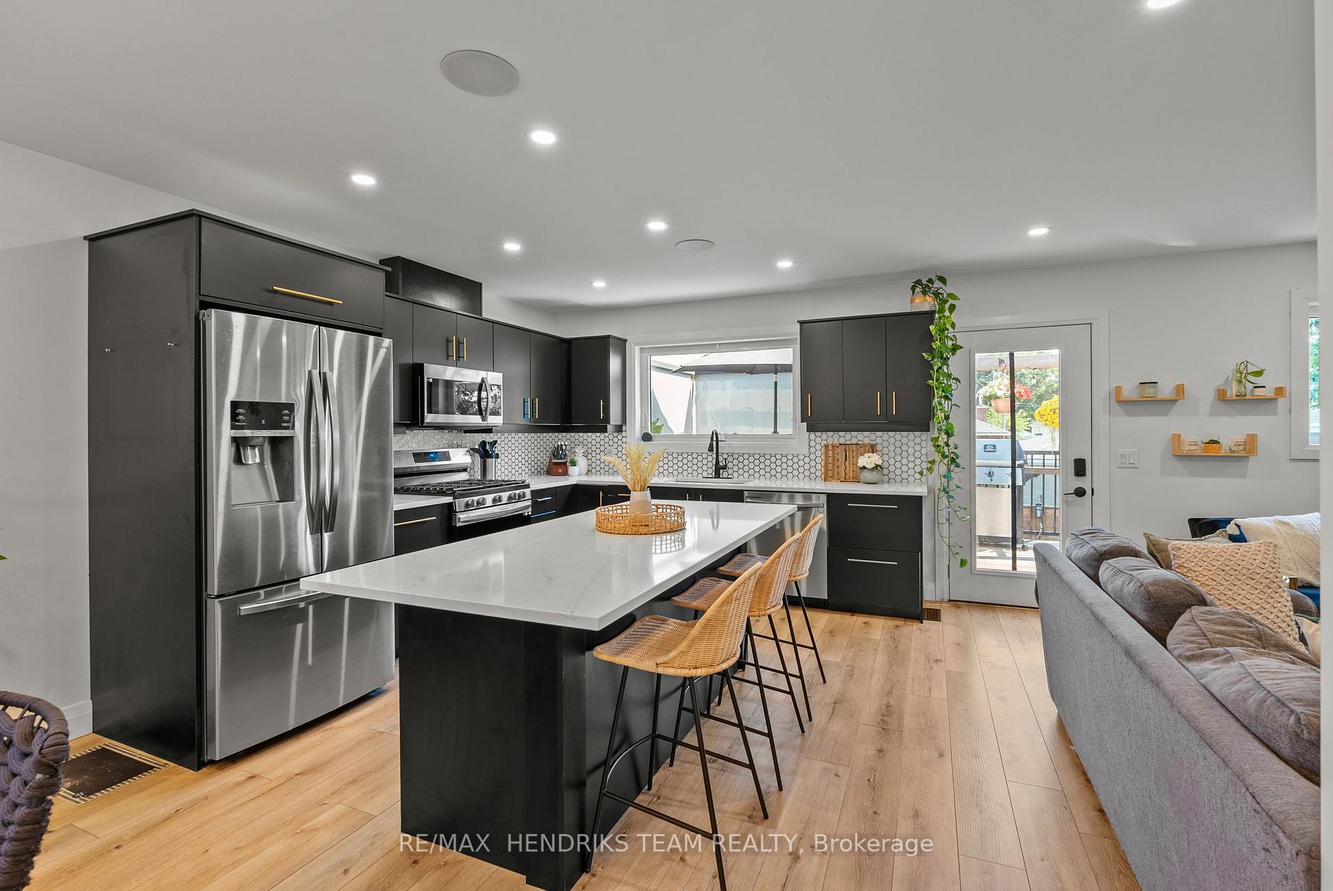 Photo 10 of 24 Prospect Avenue, St. Catharines, Facer — HOMEH