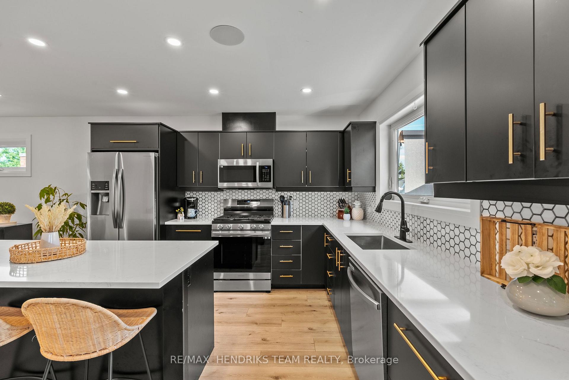 Photo 12 of 24 Prospect Avenue, St. Catharines, Facer — HOMEH