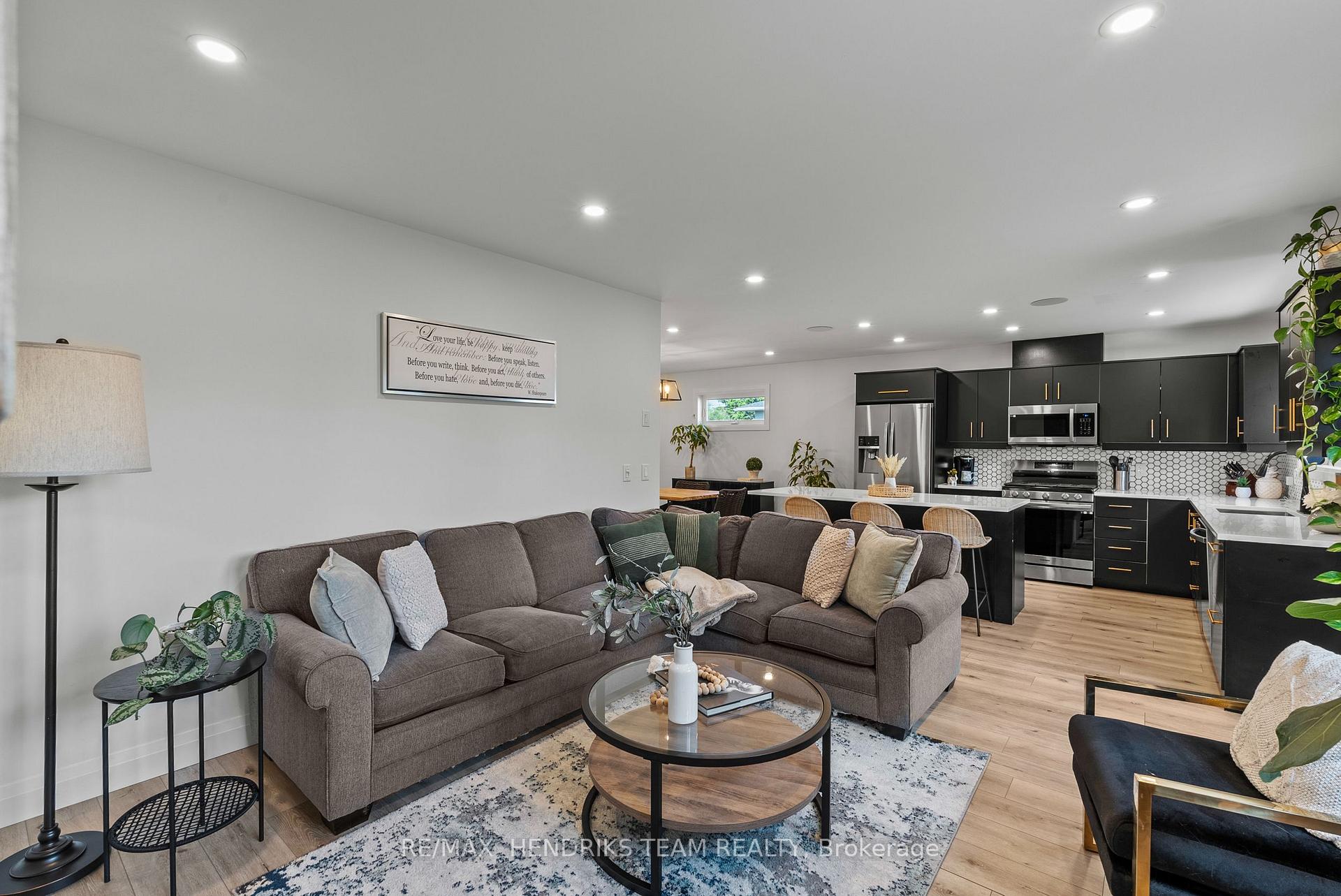Photo 17 of 24 Prospect Avenue, St. Catharines, Facer — HOMEH