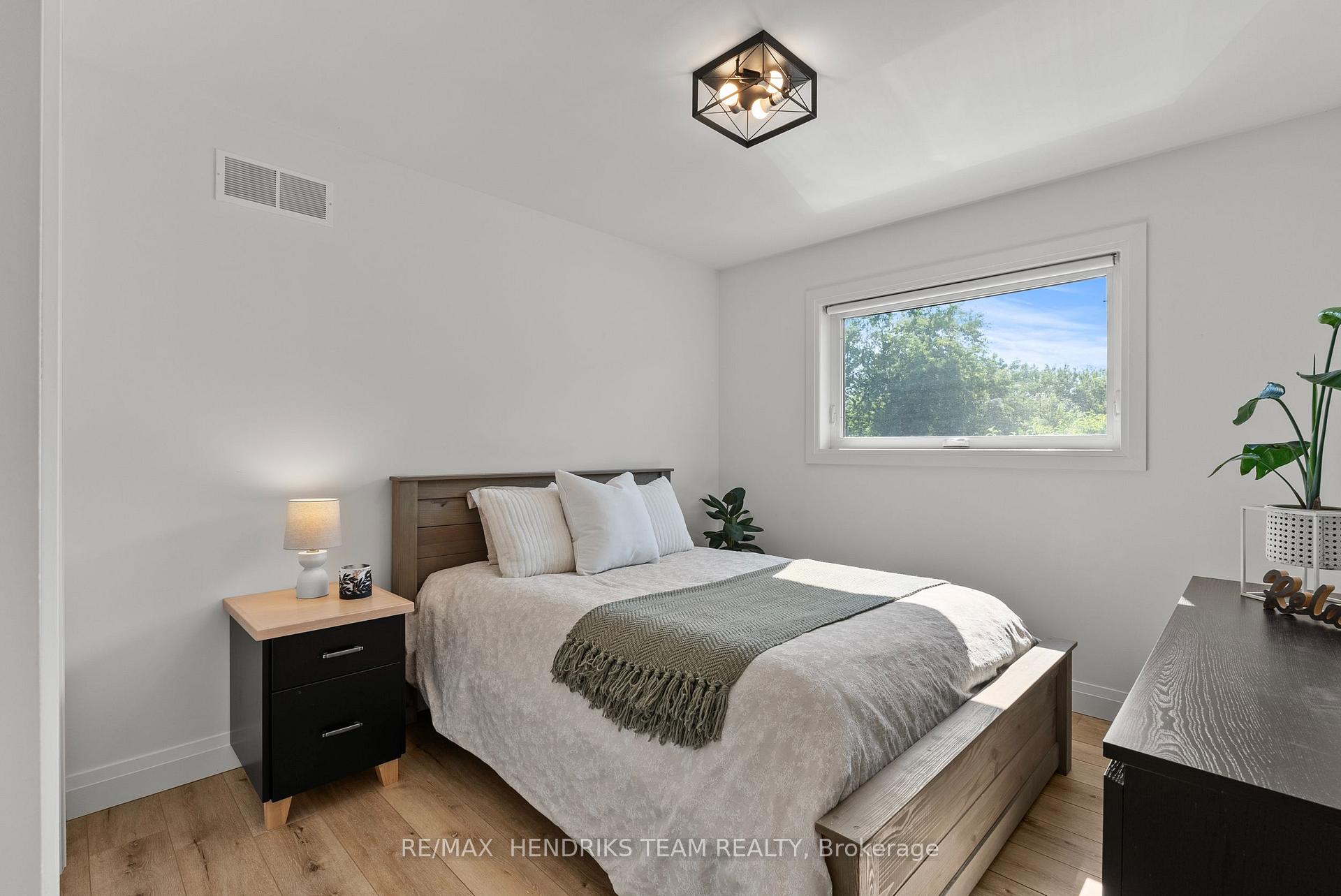 Photo 21 of 24 Prospect Avenue, St. Catharines, Facer — HOMEH
