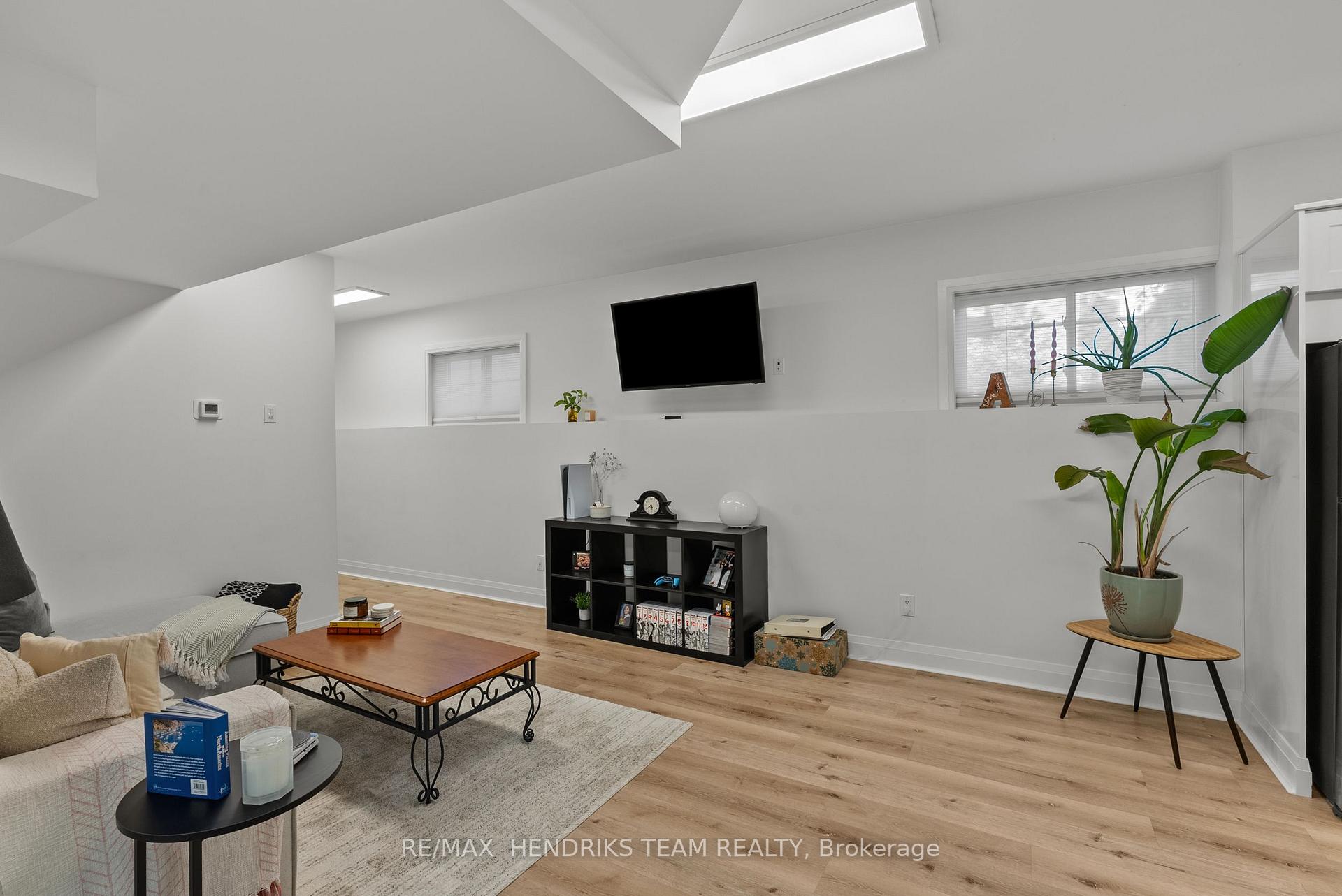 Photo 32 of 24 Prospect Avenue, St. Catharines, Facer — HOMEH