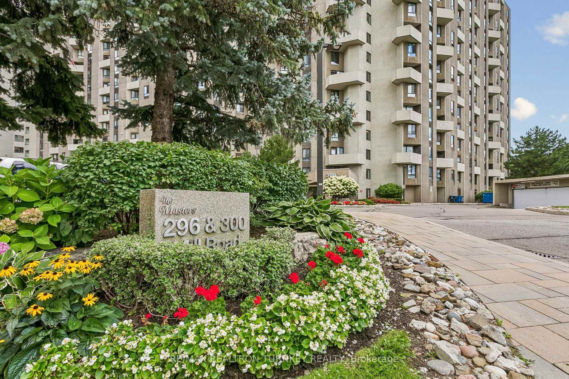 Photo 4 of Unit A12, 296 Mill Road, Etobicoke, Markland Wood — HOMEH