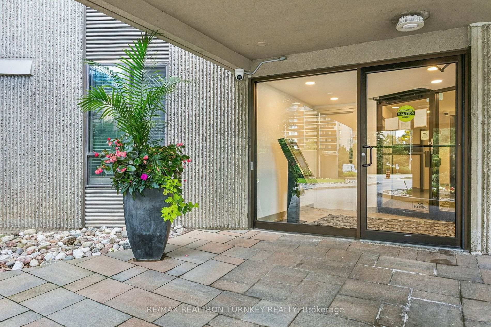 Photo 7 of Unit A12, 296 Mill Road, Etobicoke, Markland Wood — HOMEH