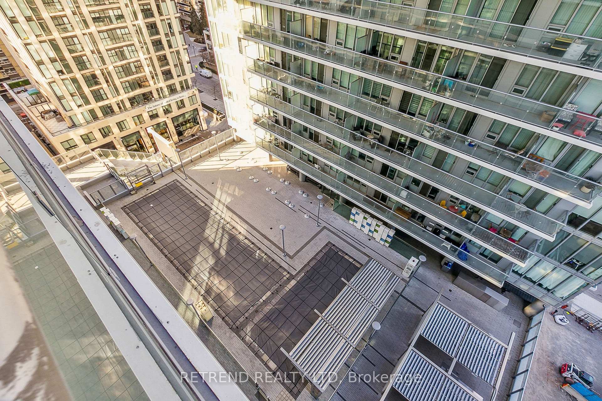 Photo 13 of Unit 1402, 195 Redpath Avenue, Toronto, Mount Pleasant West — HOMEH