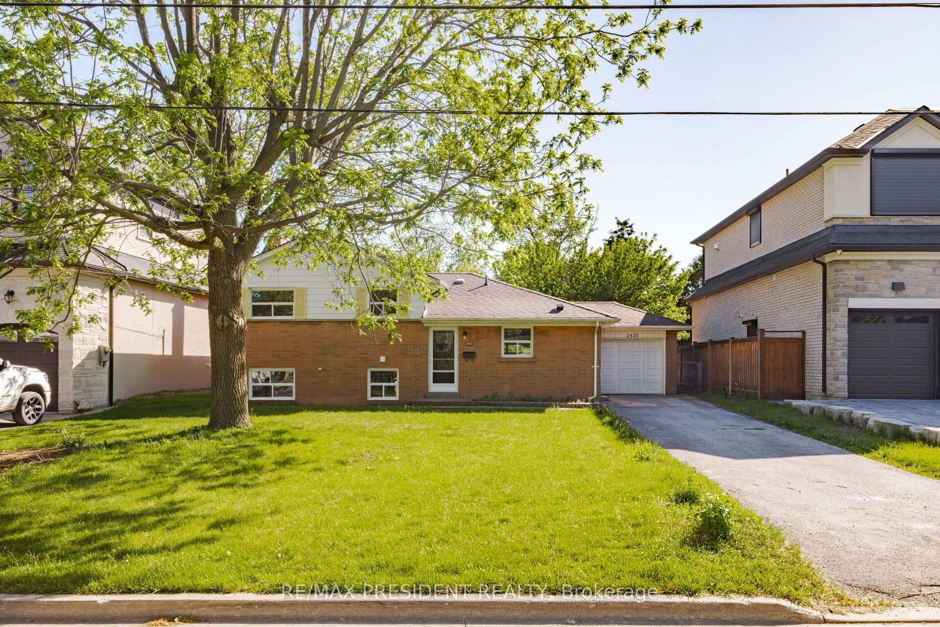 Photo 2 of 2420 Edenhurst Drive, Mississauga, Cooksville — HOMEH