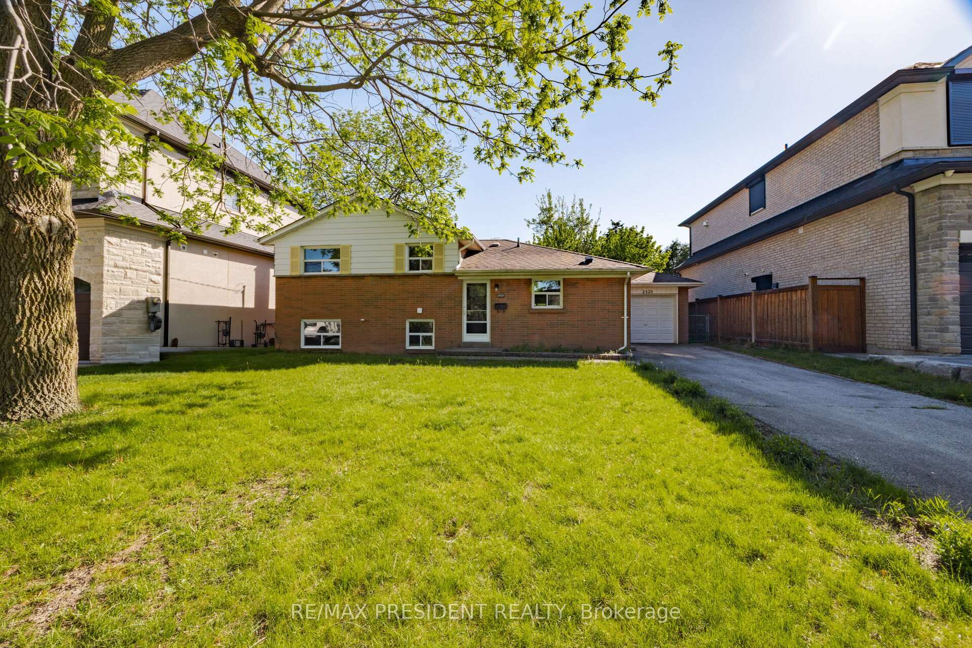 Photo 4 of 2420 Edenhurst Drive, Mississauga, Cooksville — HOMEH