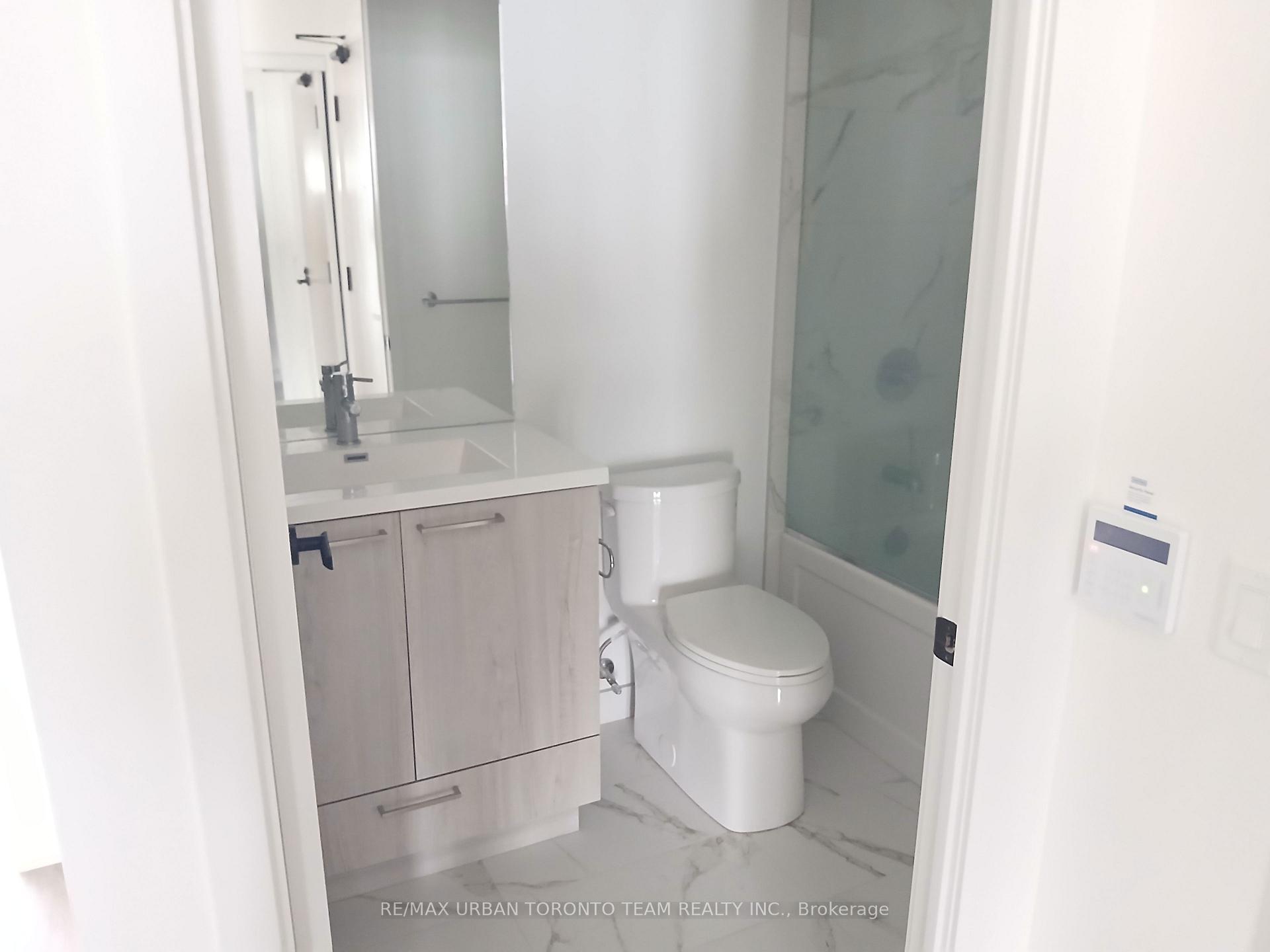 Photo 9 of Unit 6001, 225 Commerce Street, Vaughan, Vaughan Corporate Centre — HOMEH