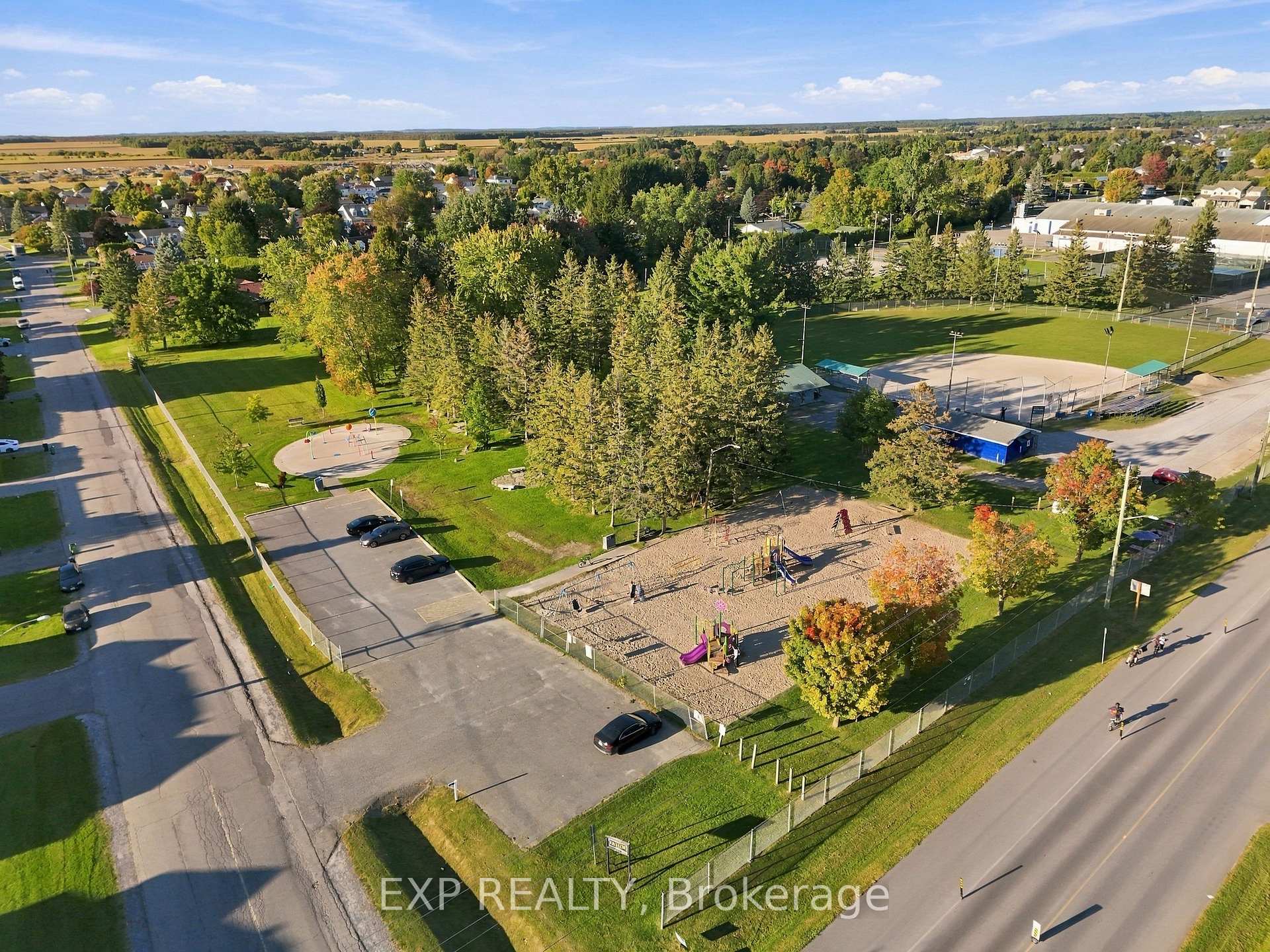 Photo 42 of 47 Albert Street, Russell, Embrun — HOMEH