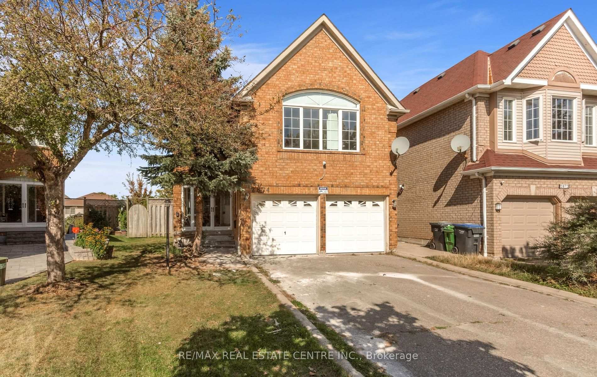 Photo 2 of Unit Upper, 2874 Gardenview Crescent, Mississauga, Central Erin Mills — HOMEH