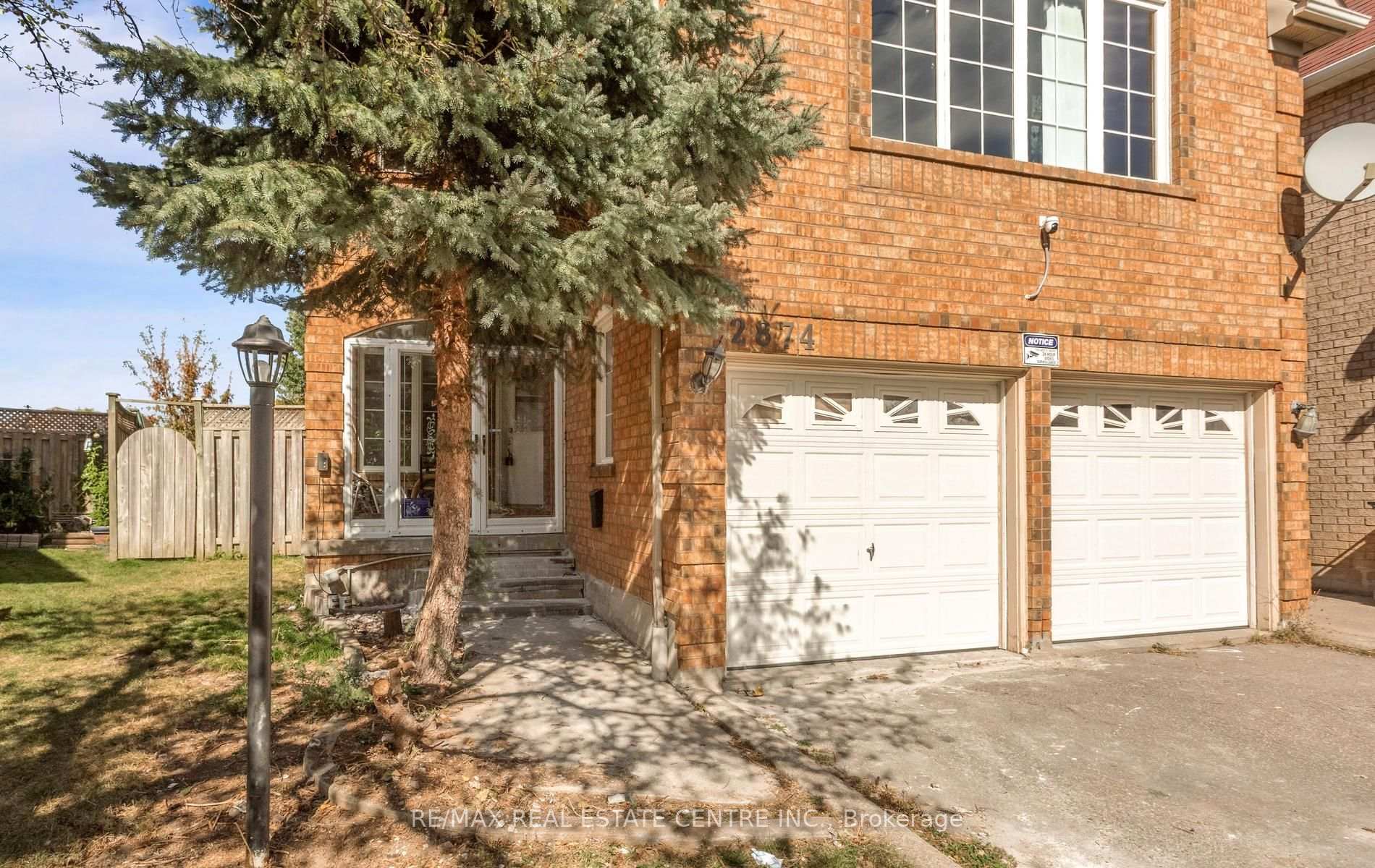 Photo 3 of Unit Upper, 2874 Gardenview Crescent, Mississauga, Central Erin Mills — HOMEH
