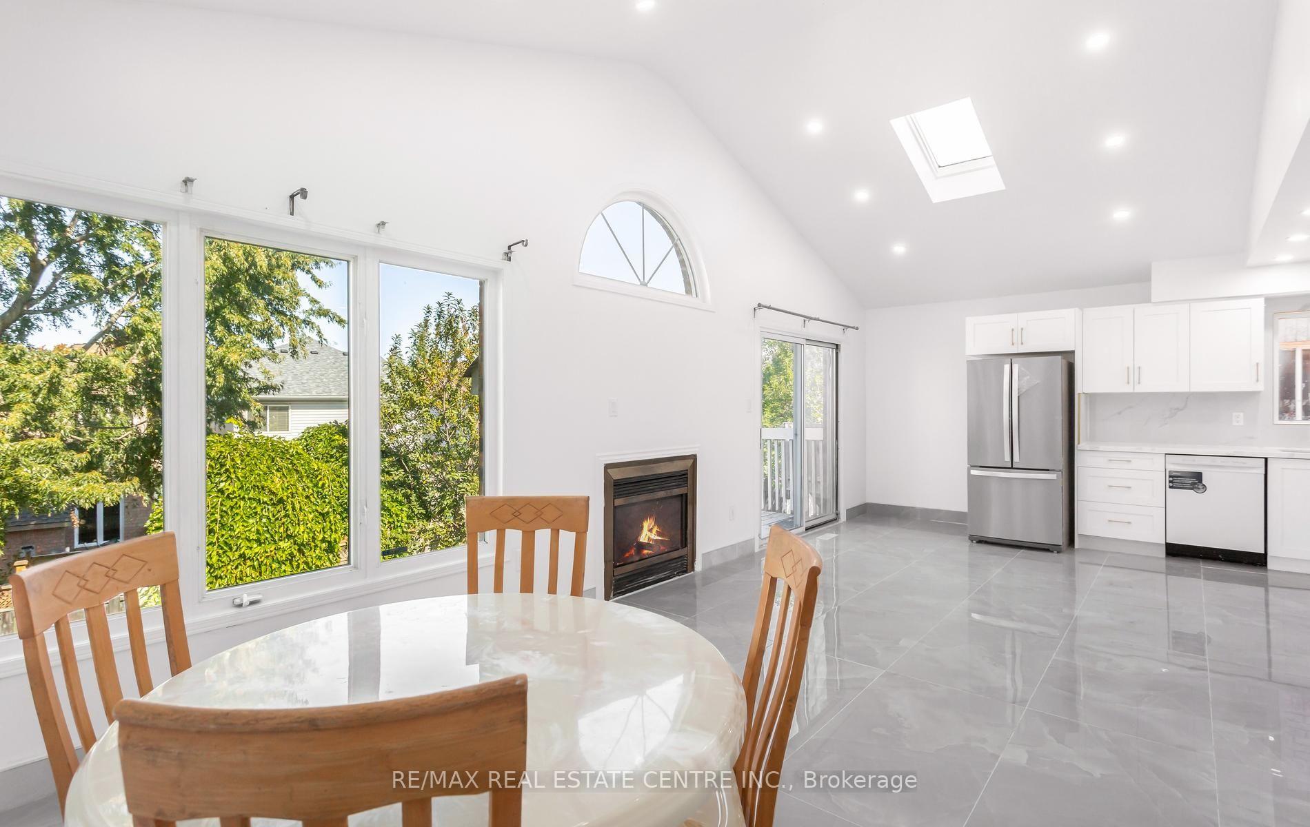 Photo 15 of Unit Upper, 2874 Gardenview Crescent, Mississauga, Central Erin Mills — HOMEH