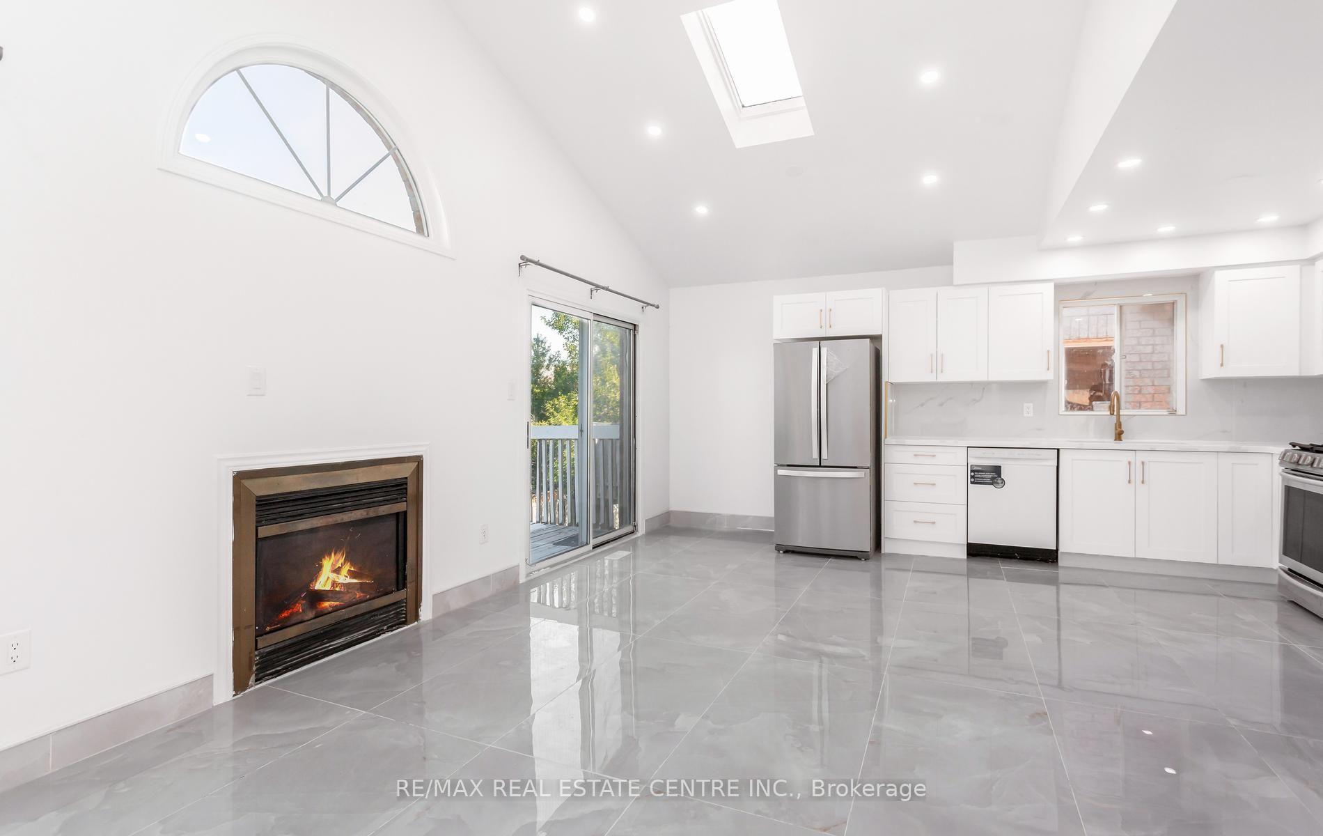 Photo 16 of Unit Upper, 2874 Gardenview Crescent, Mississauga, Central Erin Mills — HOMEH