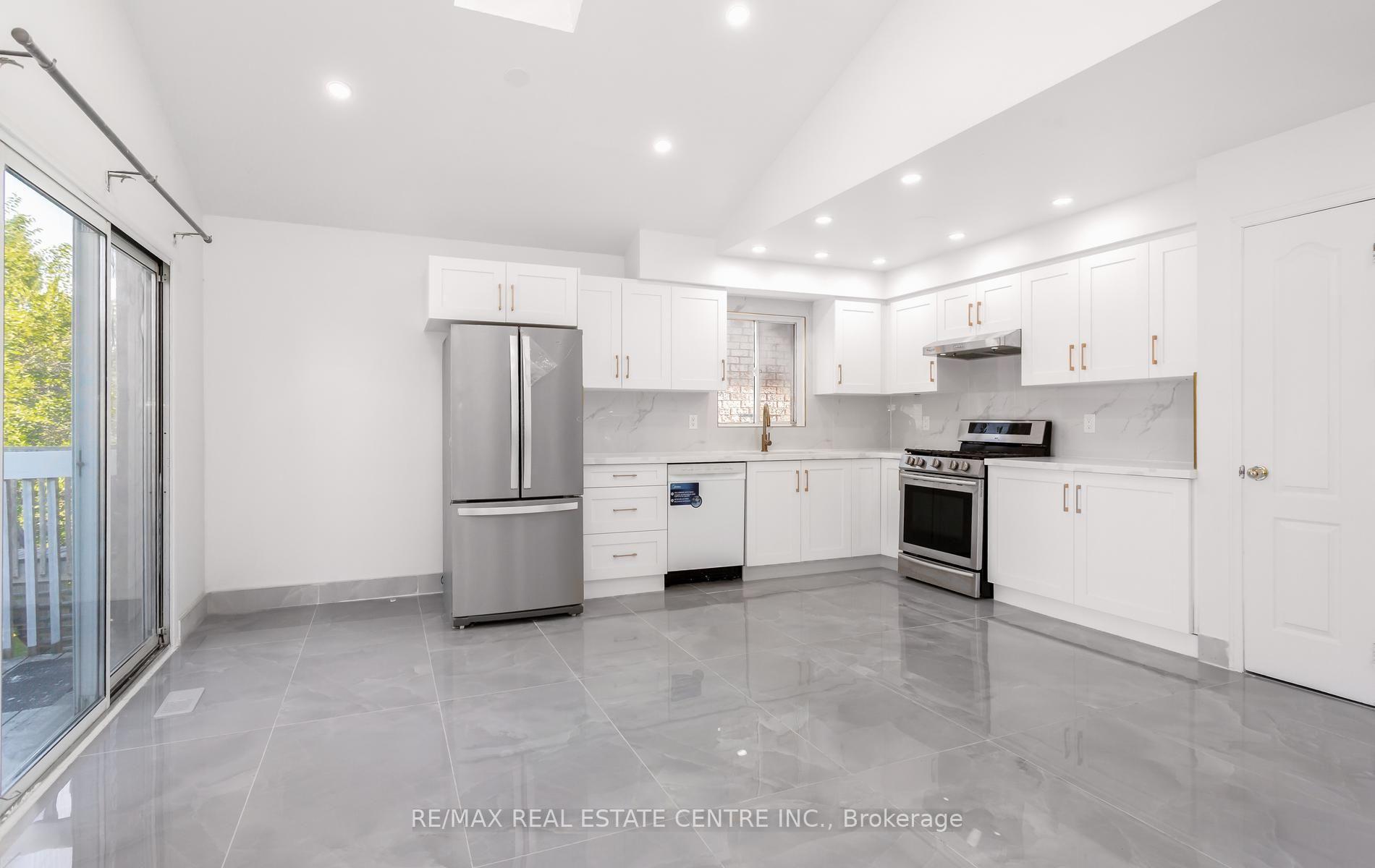 Photo 21 of Unit Upper, 2874 Gardenview Crescent, Mississauga, Central Erin Mills — HOMEH