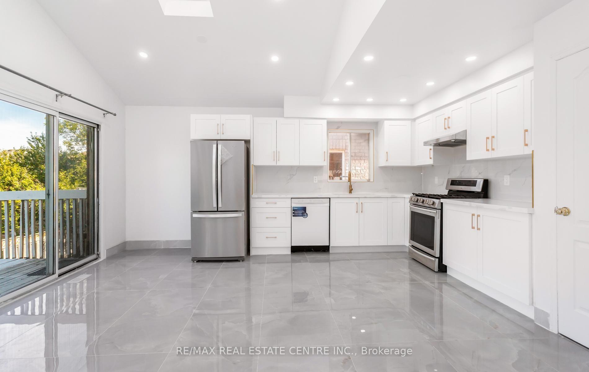 Photo 23 of Unit Upper, 2874 Gardenview Crescent, Mississauga, Central Erin Mills — HOMEH