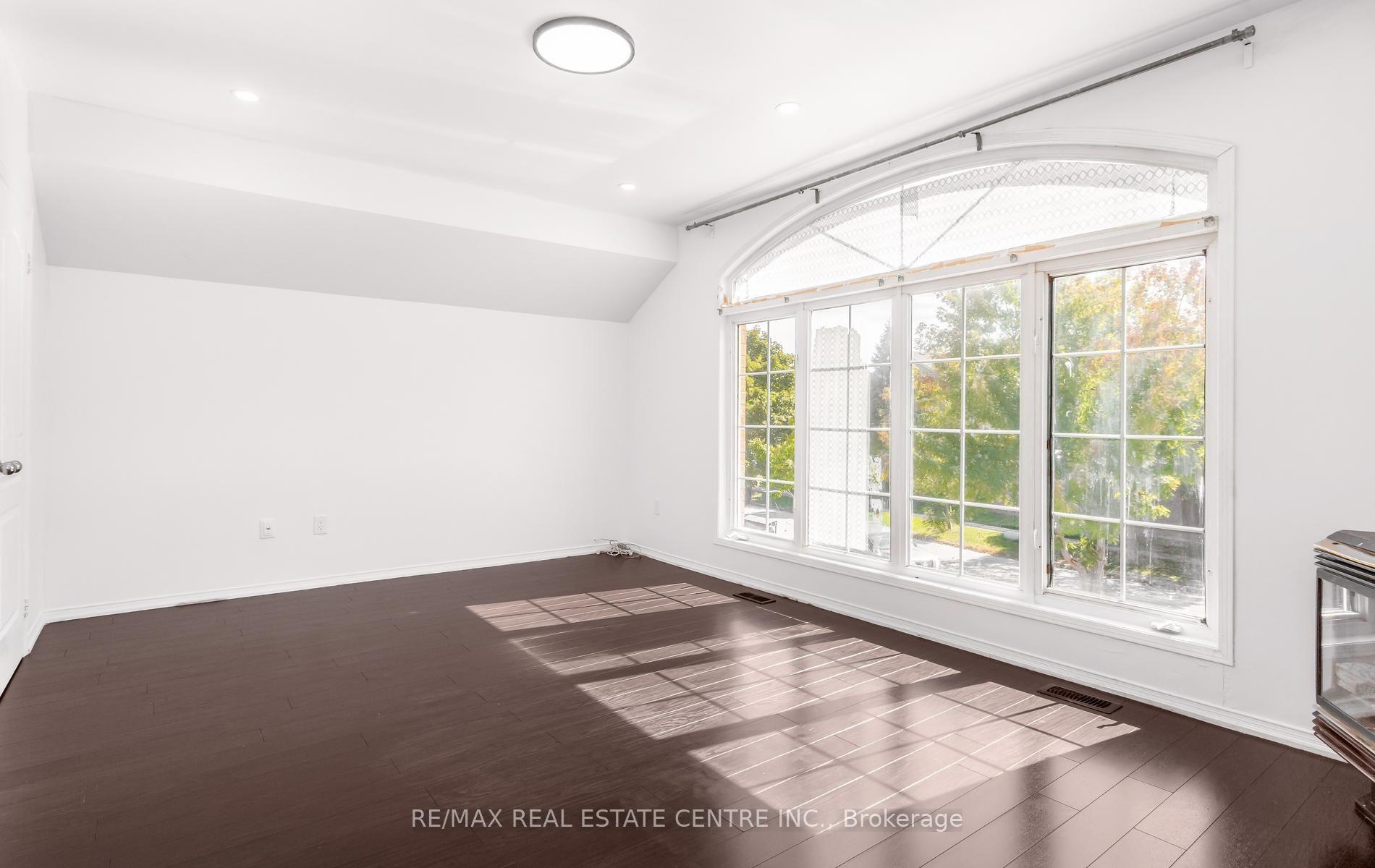 Photo 30 of Unit Upper, 2874 Gardenview Crescent, Mississauga, Central Erin Mills — HOMEH