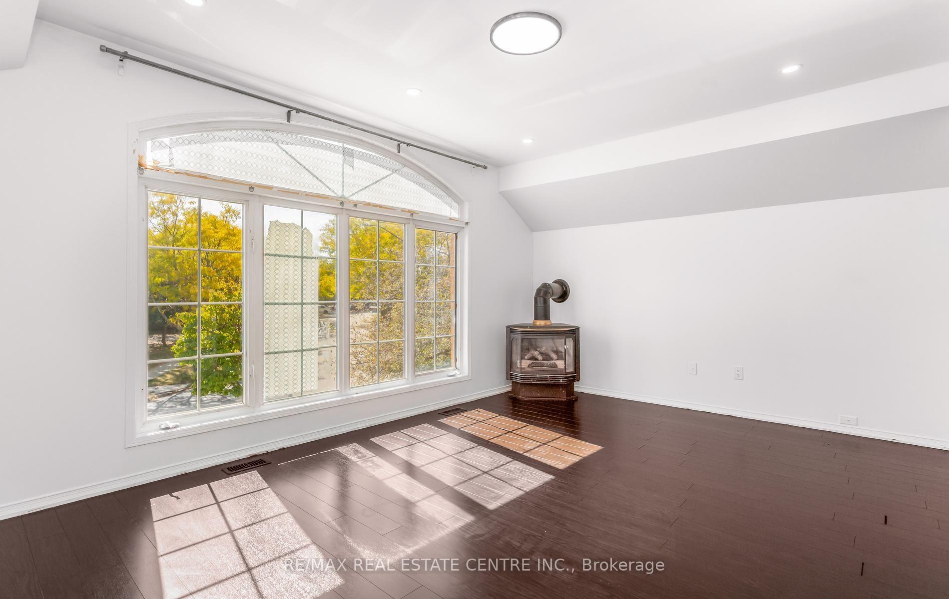 Photo 31 of Unit Upper, 2874 Gardenview Crescent, Mississauga, Central Erin Mills — HOMEH