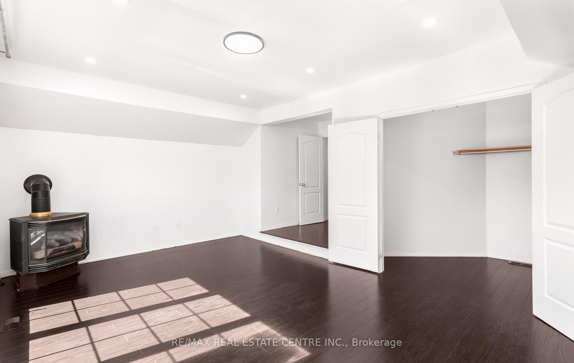 Photo 32 of Unit Upper, 2874 Gardenview Crescent, Mississauga, Central Erin Mills — HOMEH