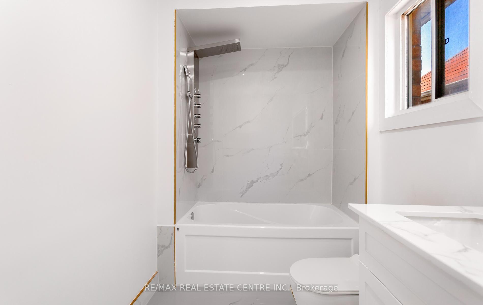 Photo 36 of Unit Upper, 2874 Gardenview Crescent, Mississauga, Central Erin Mills — HOMEH
