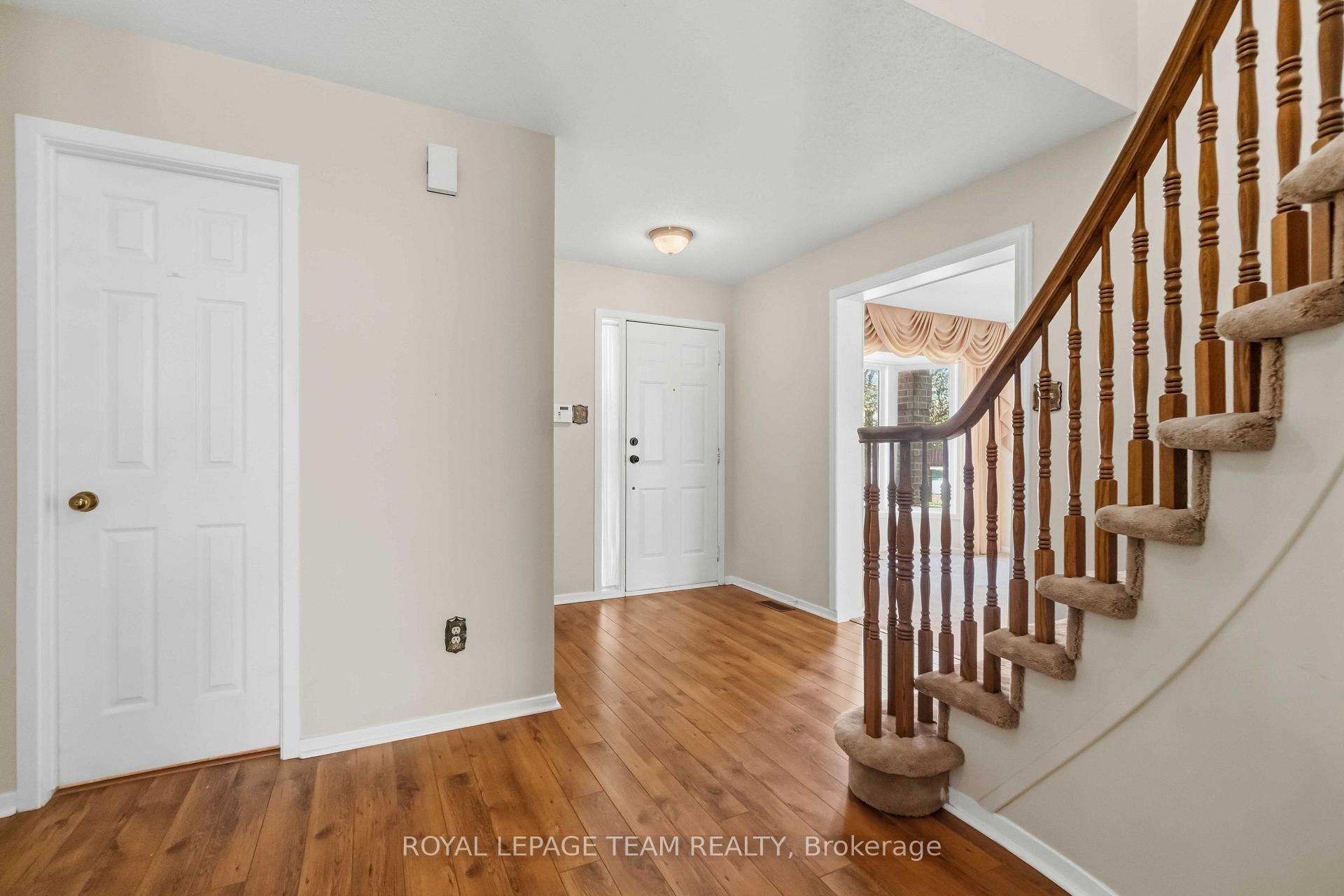 Photo 7 of 1078 Karsh Drive, Ottawa, Hunt Club Park — HOMEH