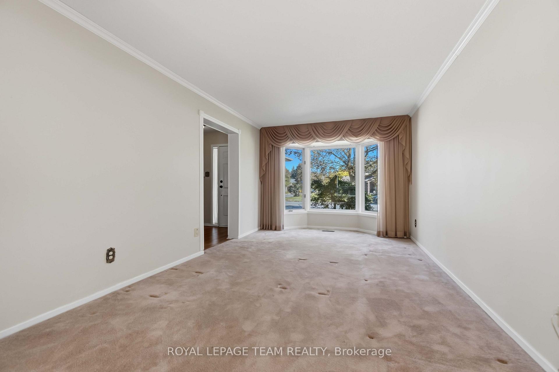 Photo 9 of 1078 Karsh Drive, Ottawa, Hunt Club Park — HOMEH