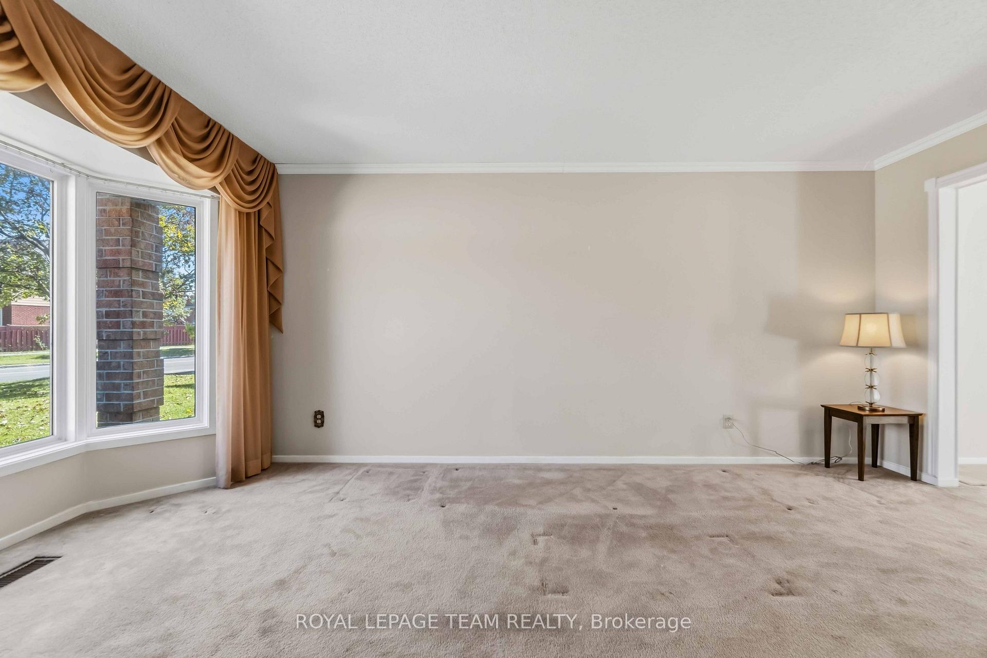 Photo 10 of 1078 Karsh Drive, Ottawa, Hunt Club Park — HOMEH