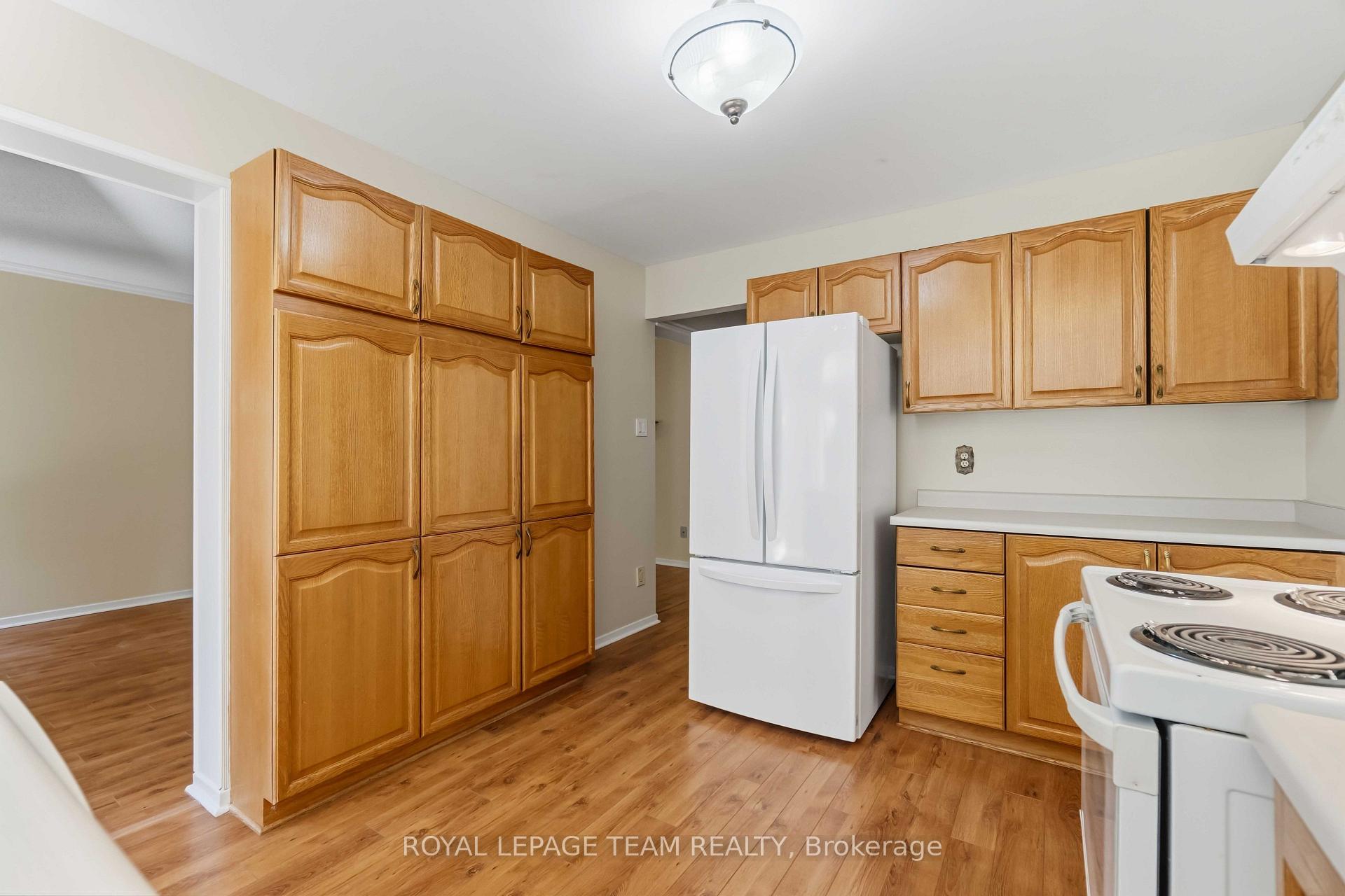 Photo 22 of 1078 Karsh Drive, Ottawa, Hunt Club Park — HOMEH