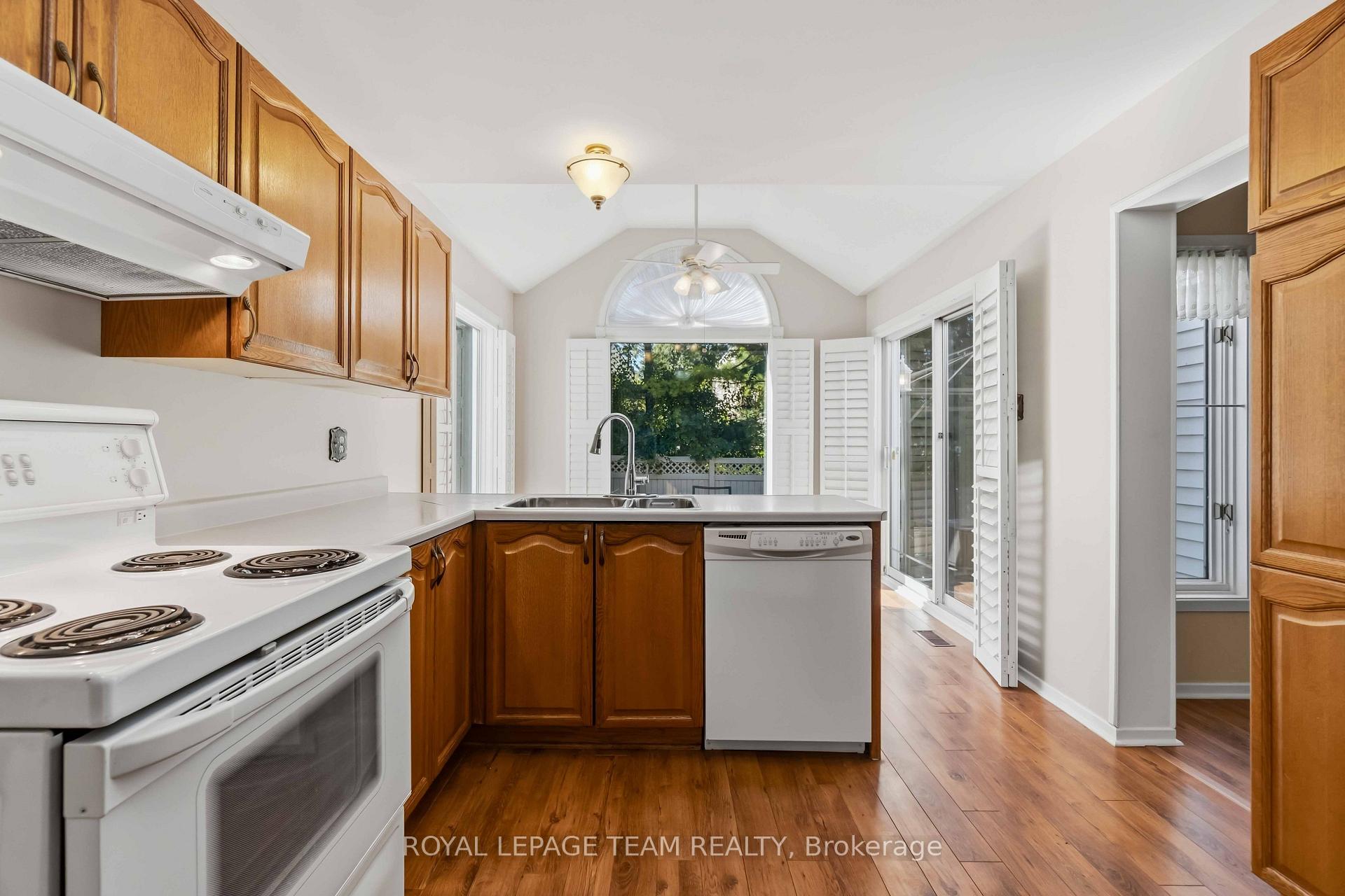 Photo 25 of 1078 Karsh Drive, Ottawa, Hunt Club Park — HOMEH