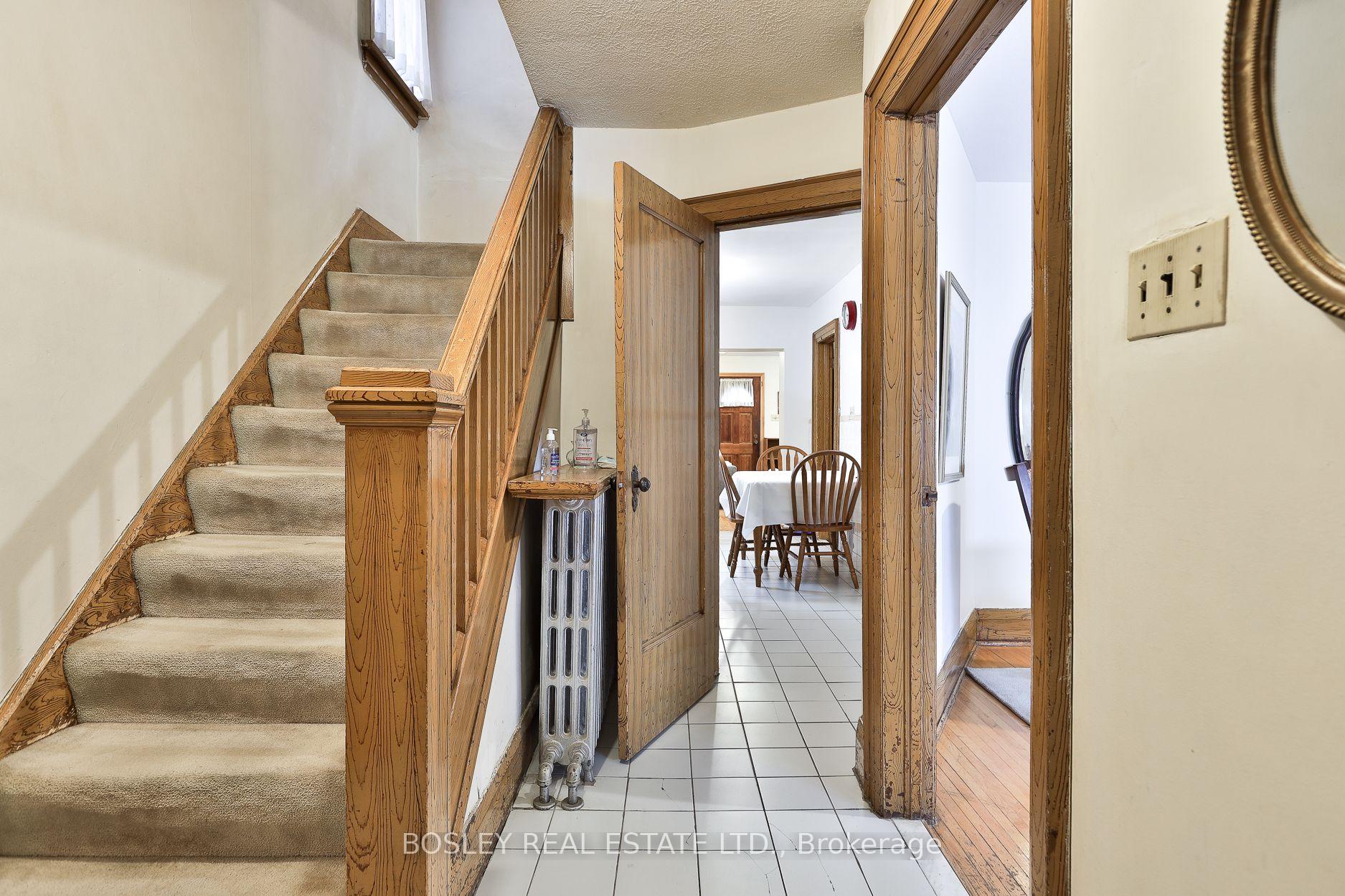 Photo 2 of 528 Soudan Avenue, Toronto, Mount Pleasant East — HOMEH