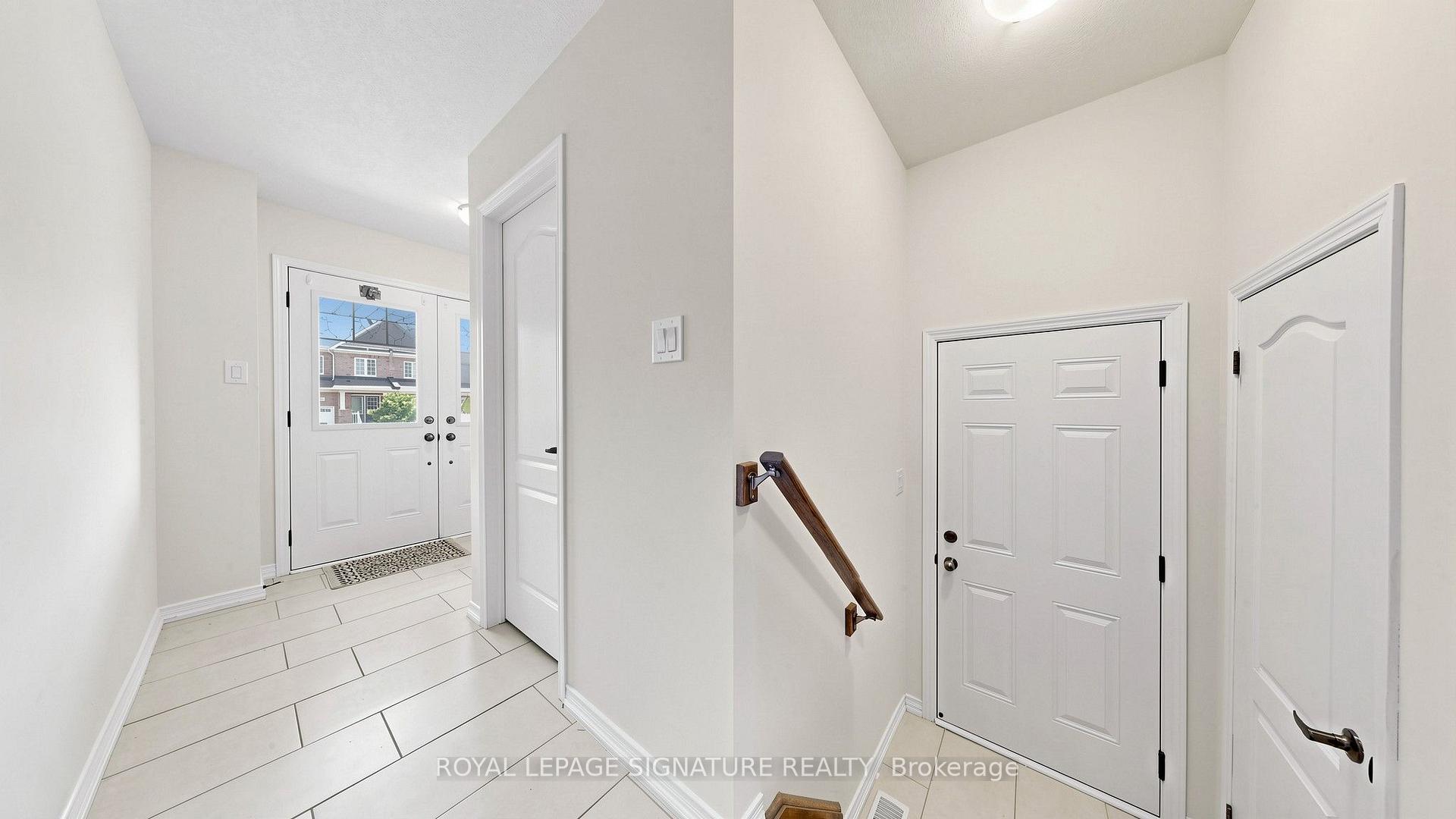 Photo 3 of 492 Queen Mary Drive, Brampton, Northwest Brampton — HOMEH