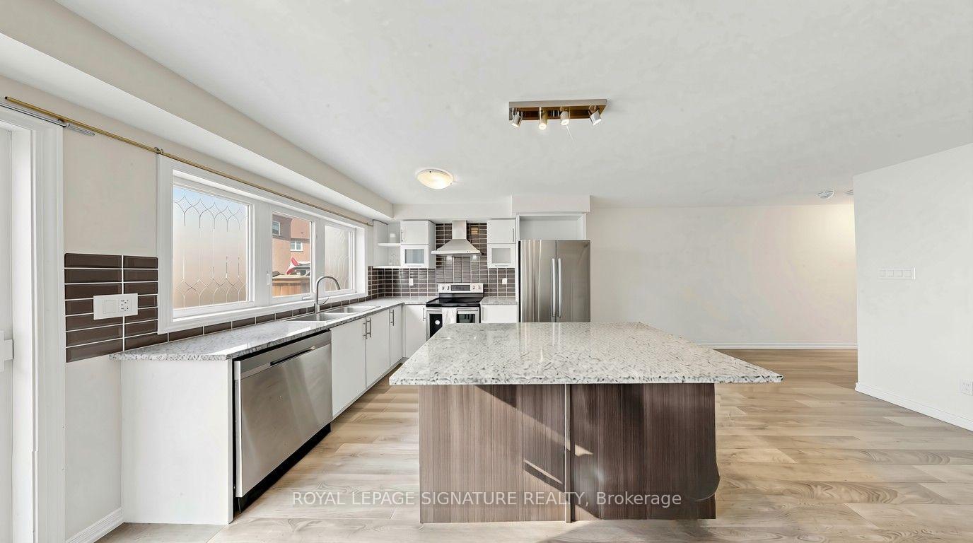 Photo 16 of 492 Queen Mary Drive, Brampton, Northwest Brampton — HOMEH