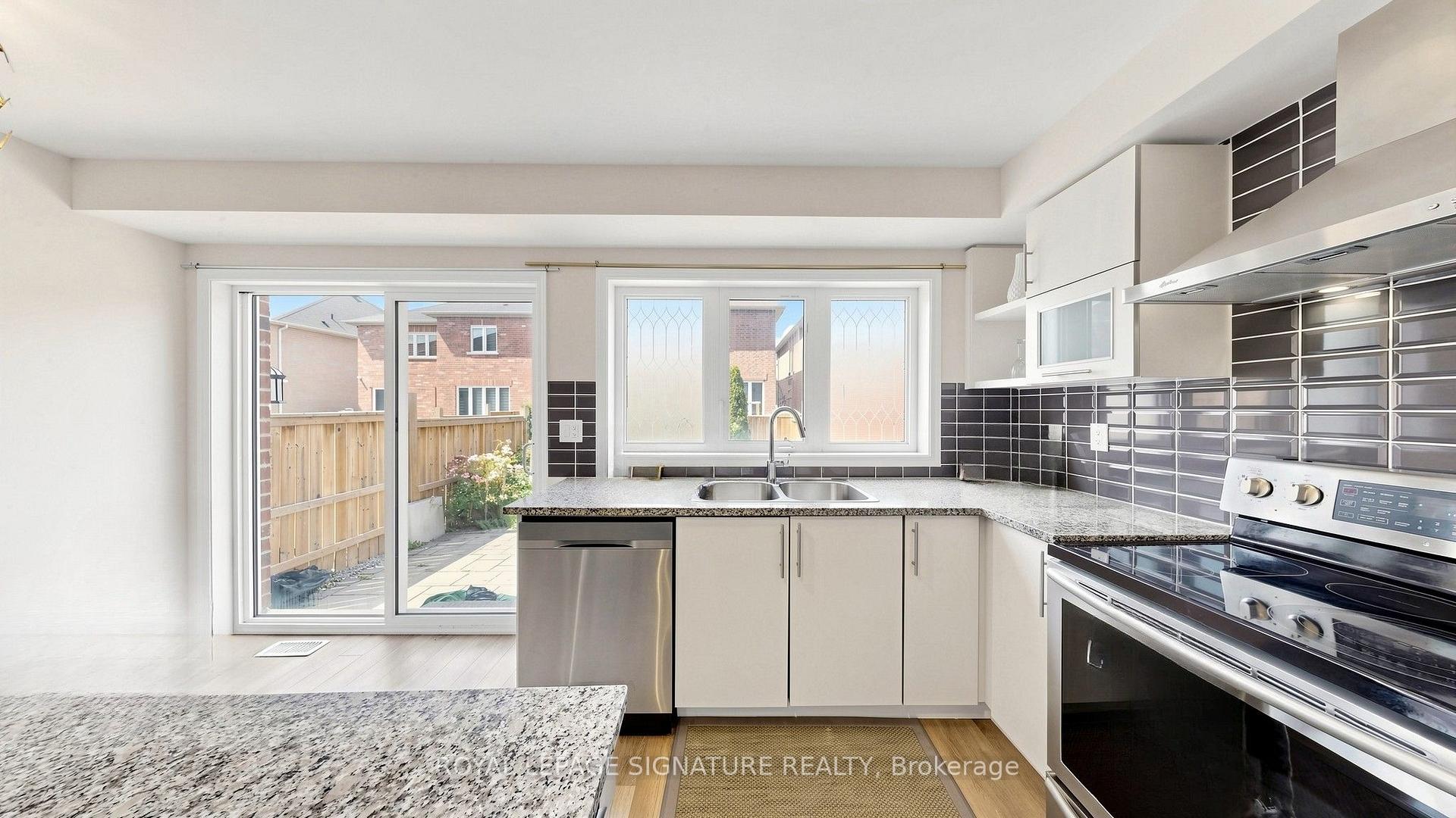 Photo 19 of 492 Queen Mary Drive, Brampton, Northwest Brampton — HOMEH