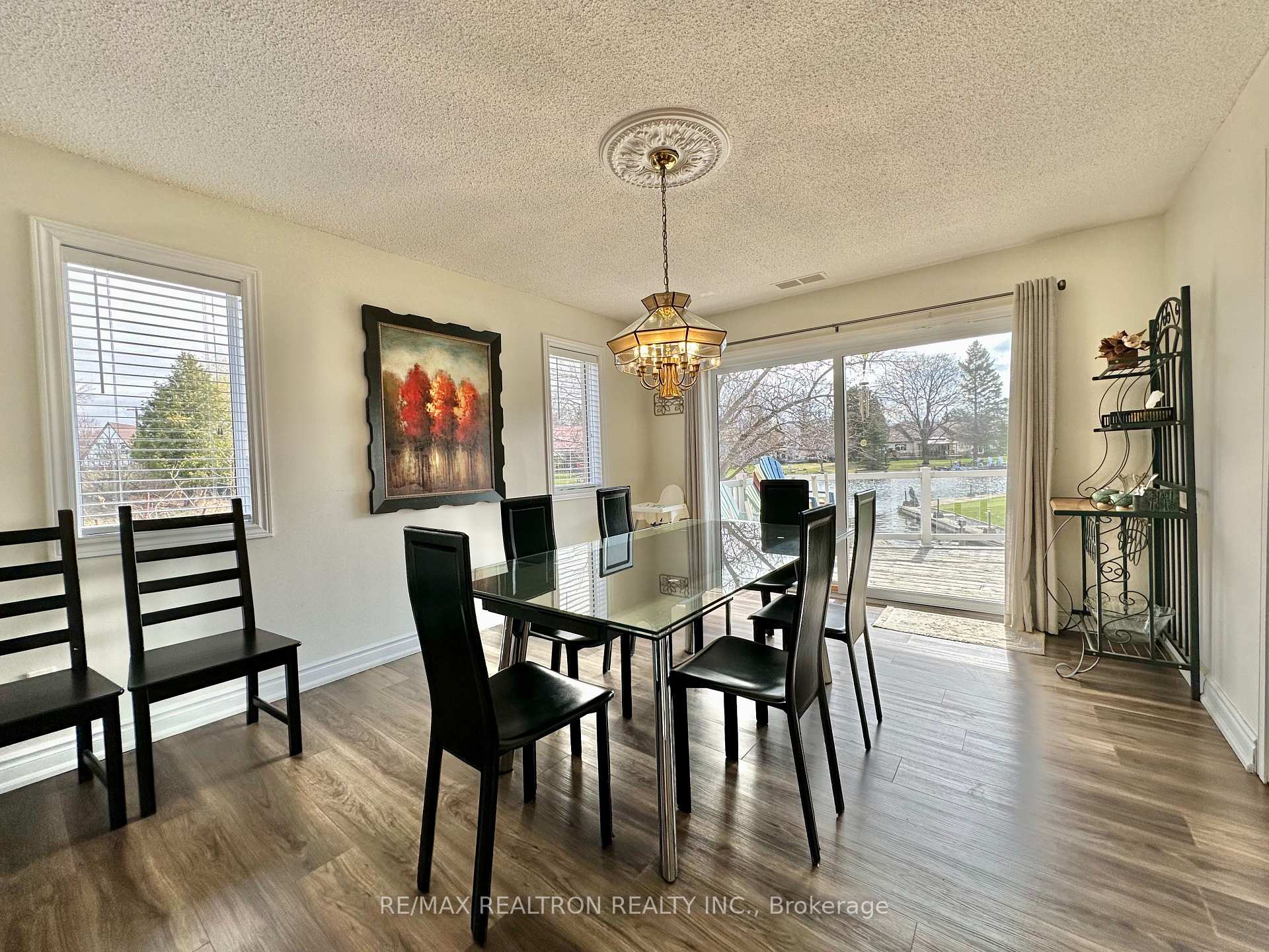 Photo 10 of 76 Poplar Crescent, Ramara, Rural Ramara — HOMEH