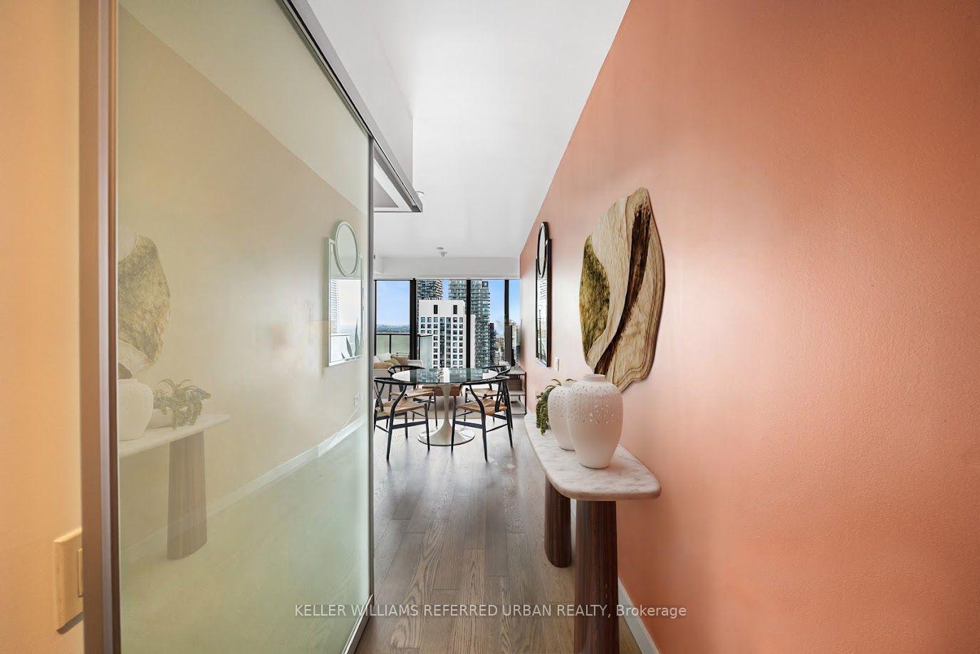 Photo 3 of Unit 4102, 161 Roehampton Avenue W, Toronto, Mount Pleasant West — HOMEH