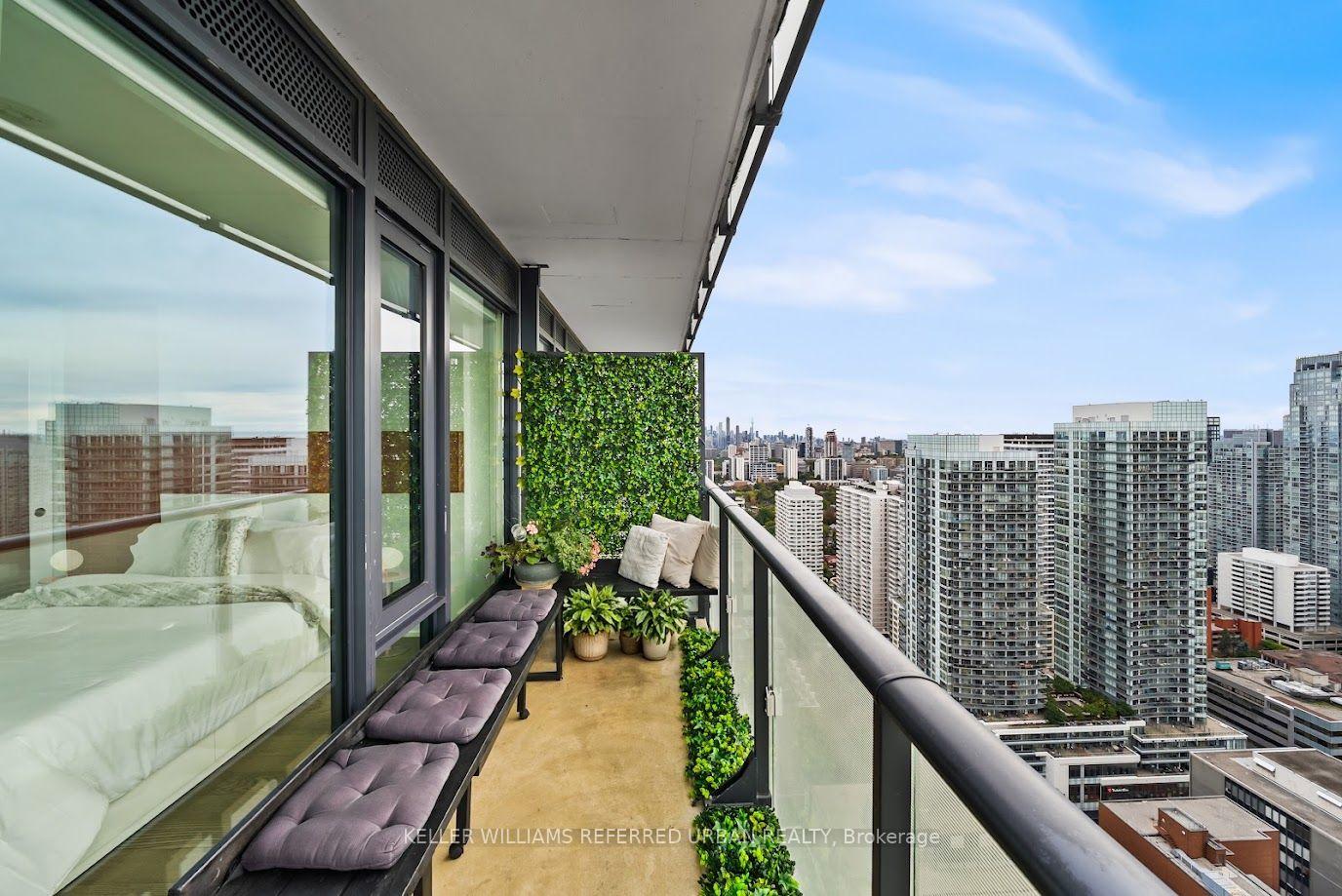 Photo 14 of Unit 4102, 161 Roehampton Avenue W, Toronto, Mount Pleasant West — HOMEH
