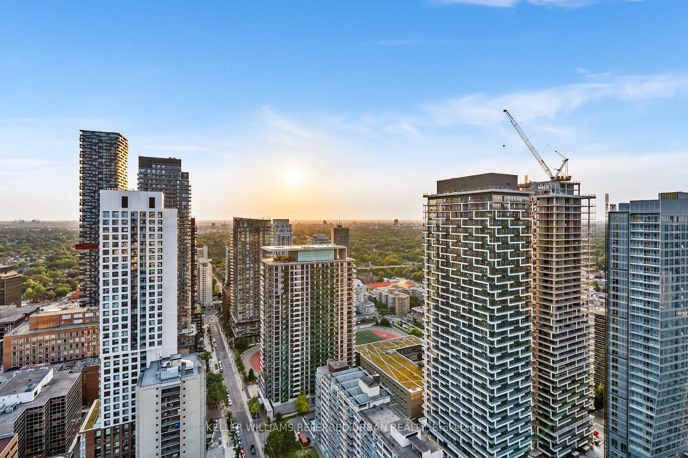 Photo 15 of Unit 4102, 161 Roehampton Avenue W, Toronto, Mount Pleasant West — HOMEH