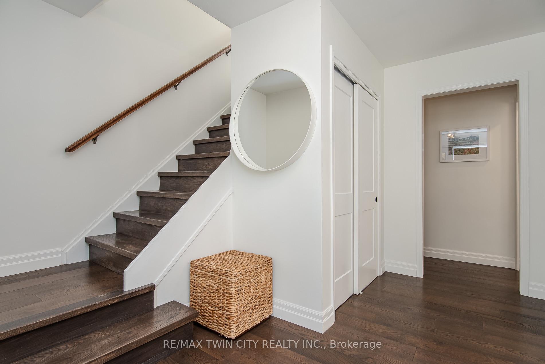 Photo 7 of 51 Murrayhill Court, Kitchener, Alpine — HOMEH