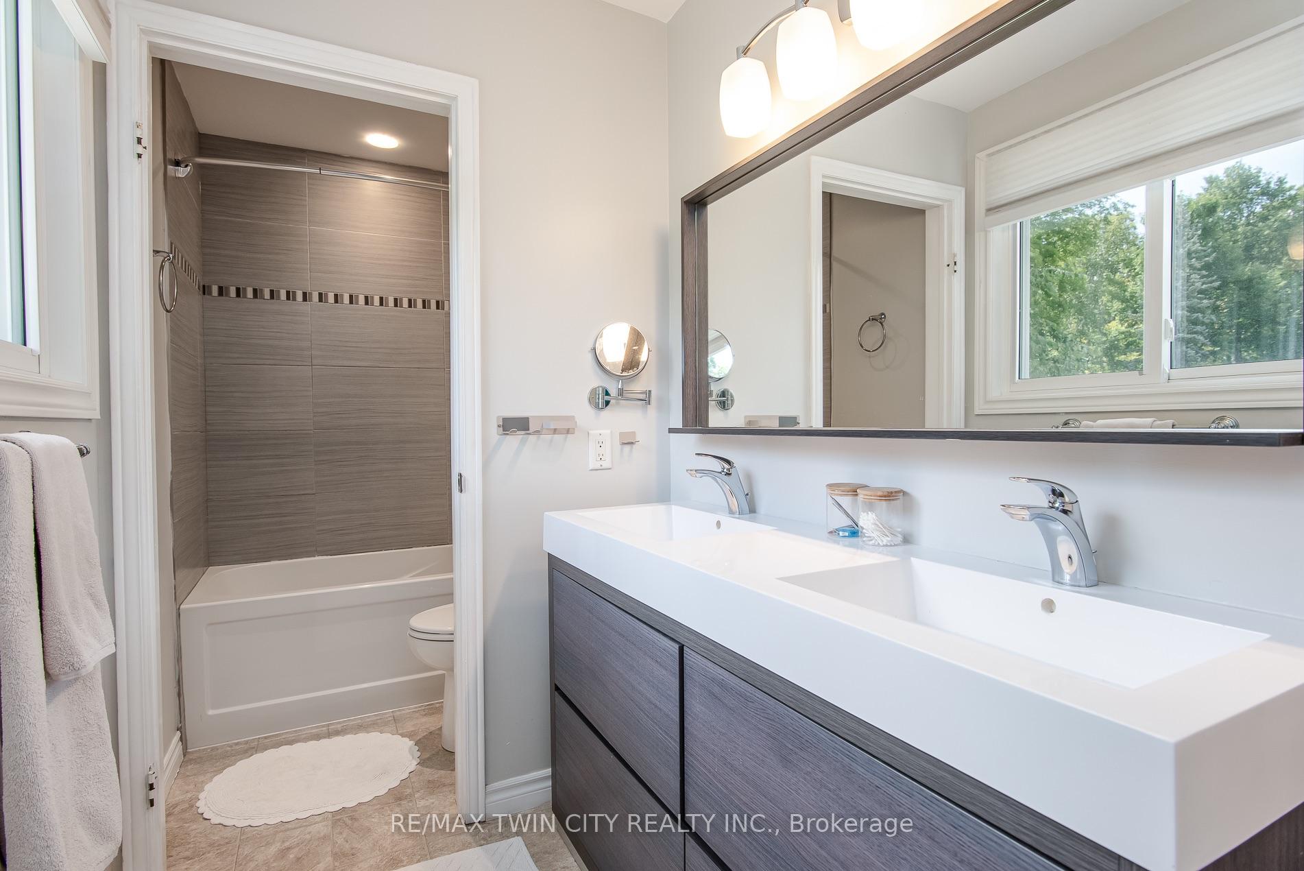 Photo 32 of 51 Murrayhill Court, Kitchener, Alpine — HOMEH