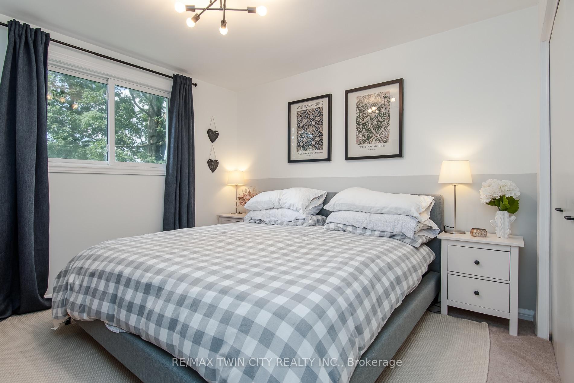 Photo 33 of 51 Murrayhill Court, Kitchener, Alpine — HOMEH