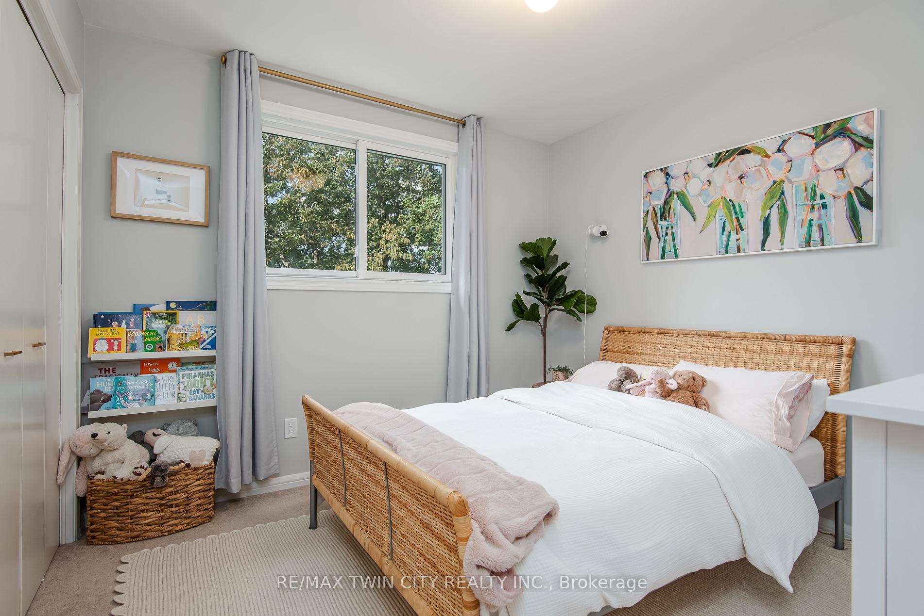 Photo 34 of 51 Murrayhill Court, Kitchener, Alpine — HOMEH