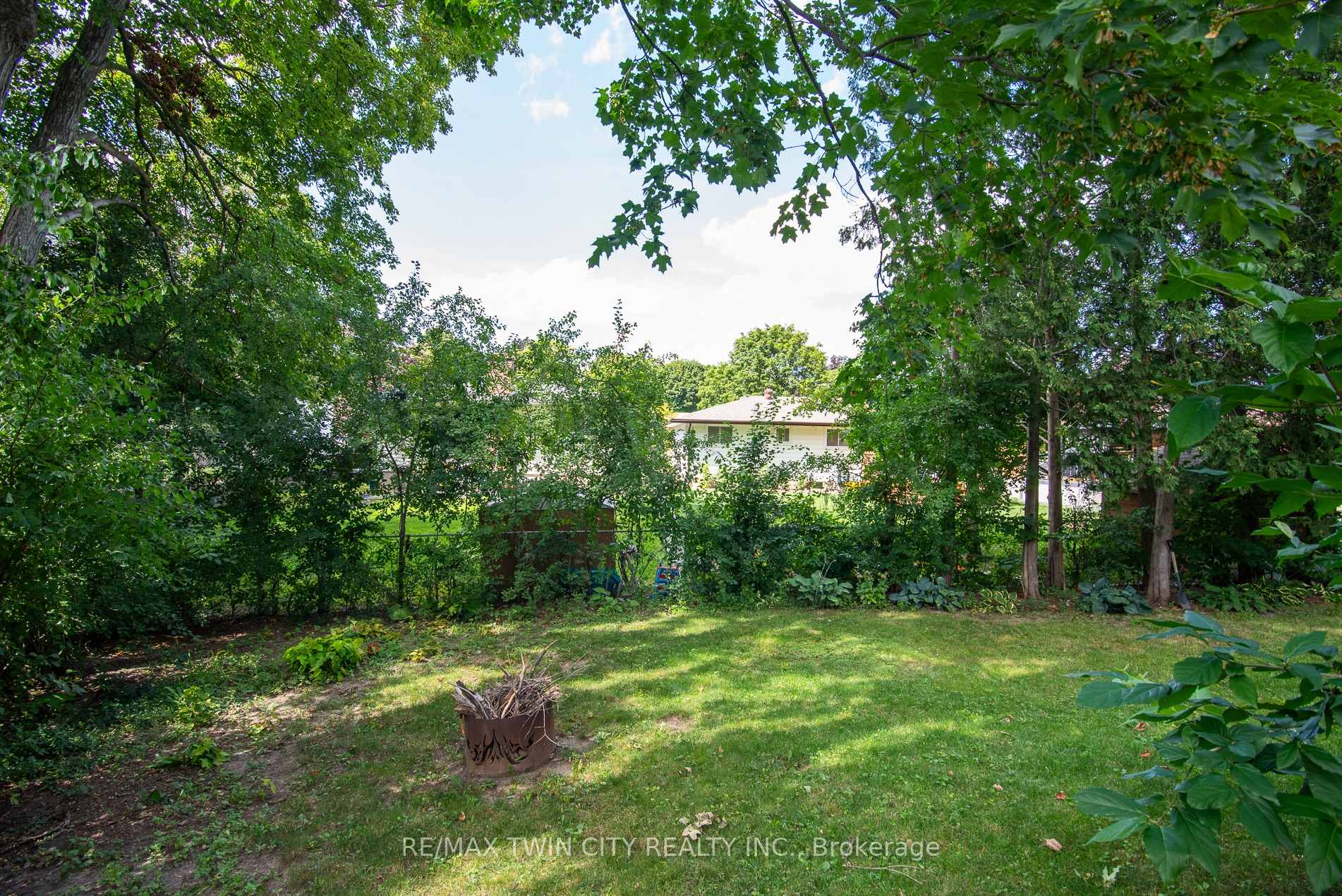 Photo 45 of 51 Murrayhill Court, Kitchener, Alpine — HOMEH