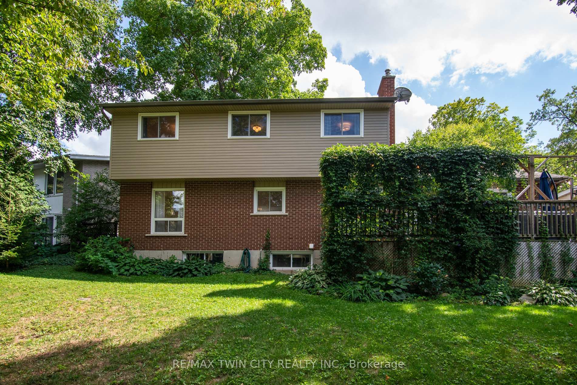 Photo 47 of 51 Murrayhill Court, Kitchener, Alpine — HOMEH