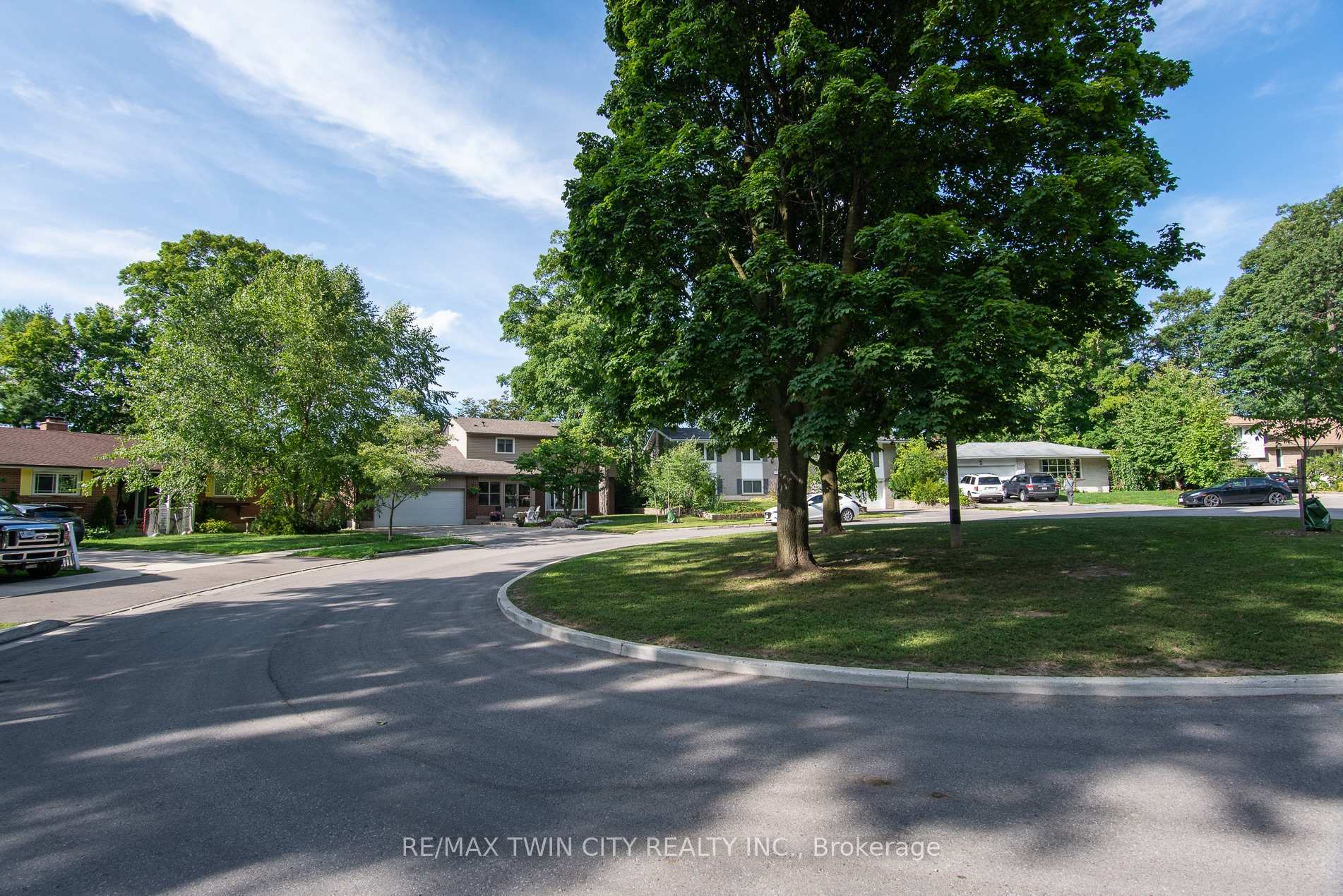 Photo 50 of 51 Murrayhill Court, Kitchener, Alpine — HOMEH