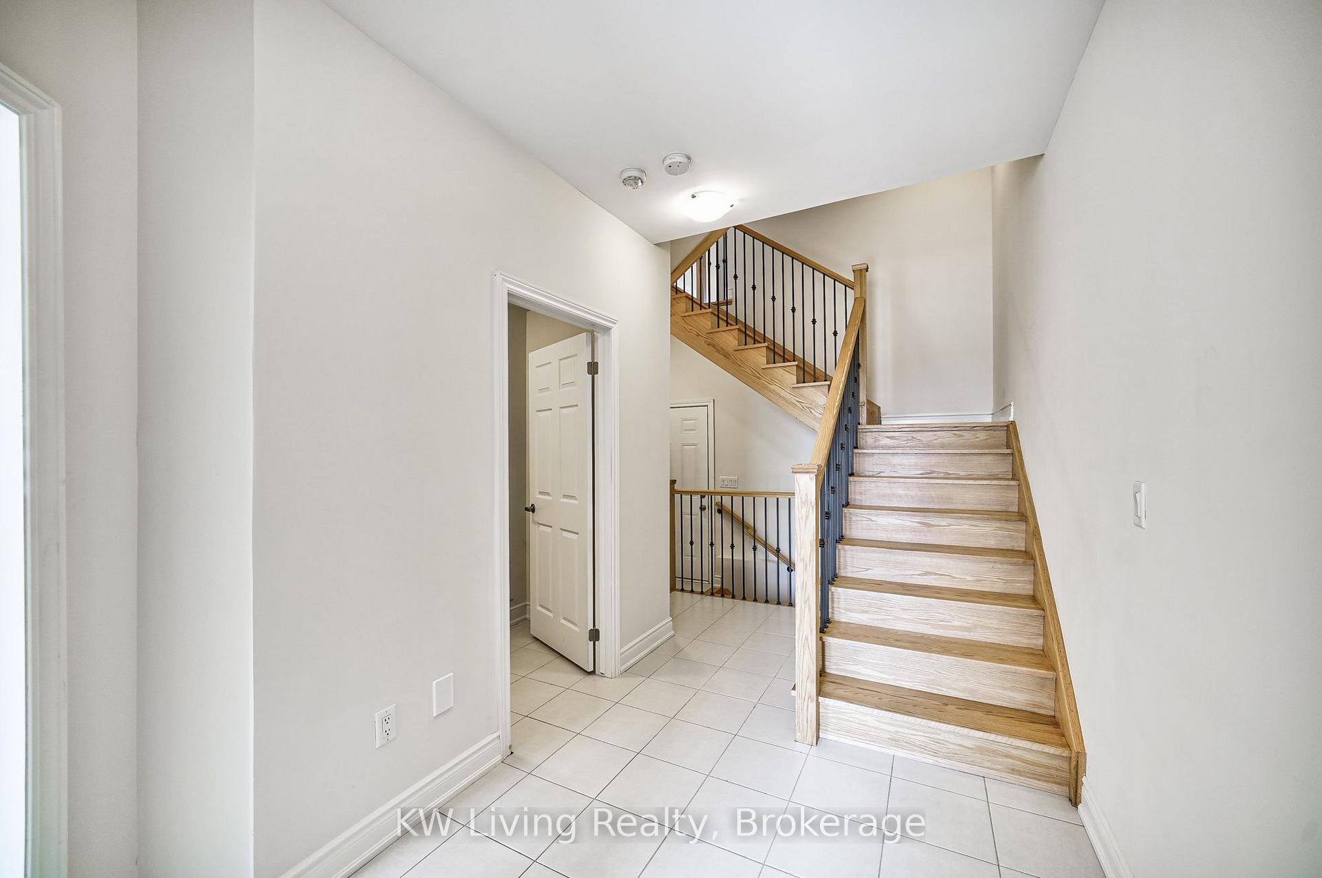 Photo 5 of 3301 Sixth Line, Oakville, Glenorchy — HOMEH