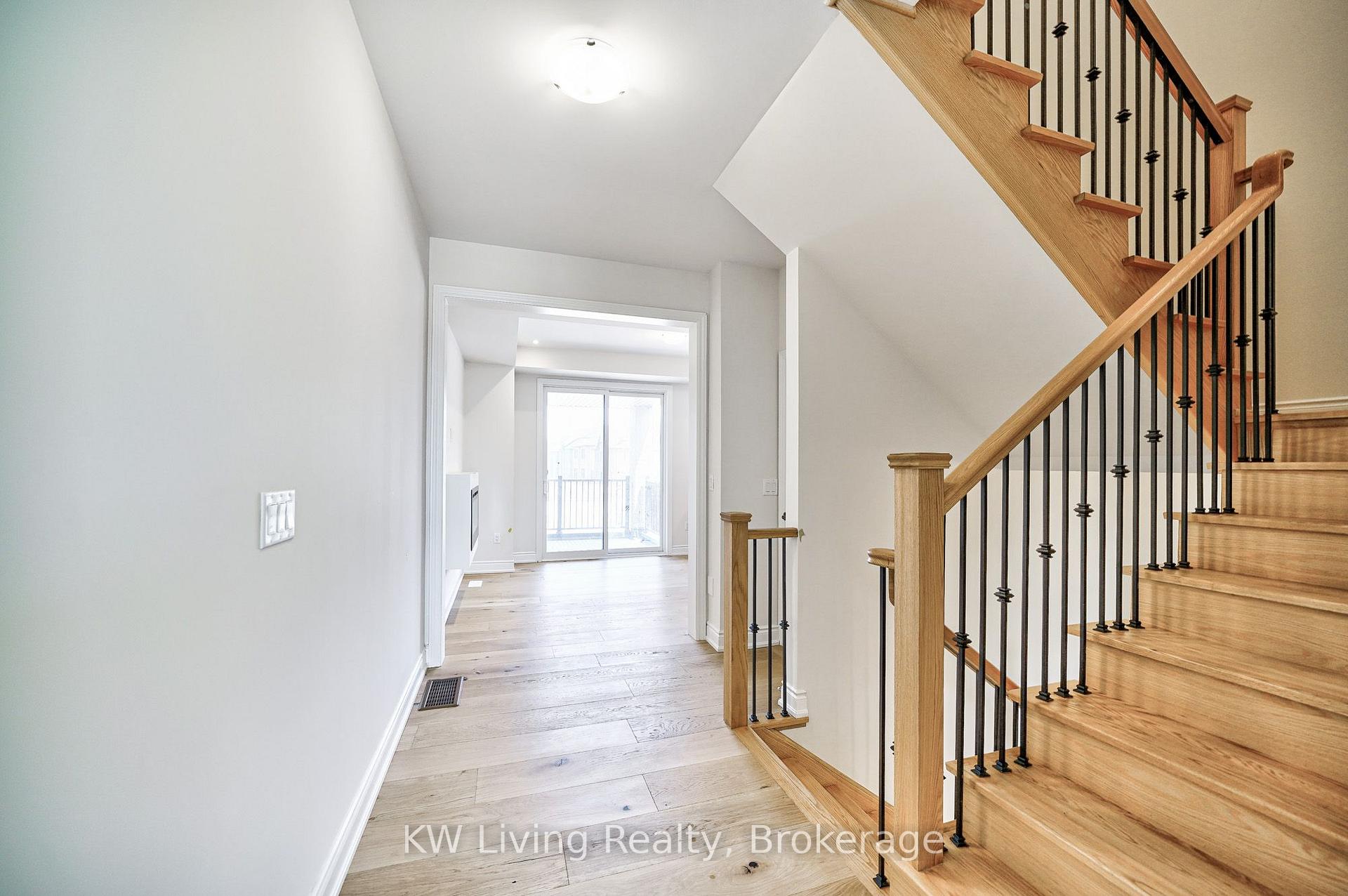 Photo 10 of 3301 Sixth Line, Oakville, Glenorchy — HOMEH